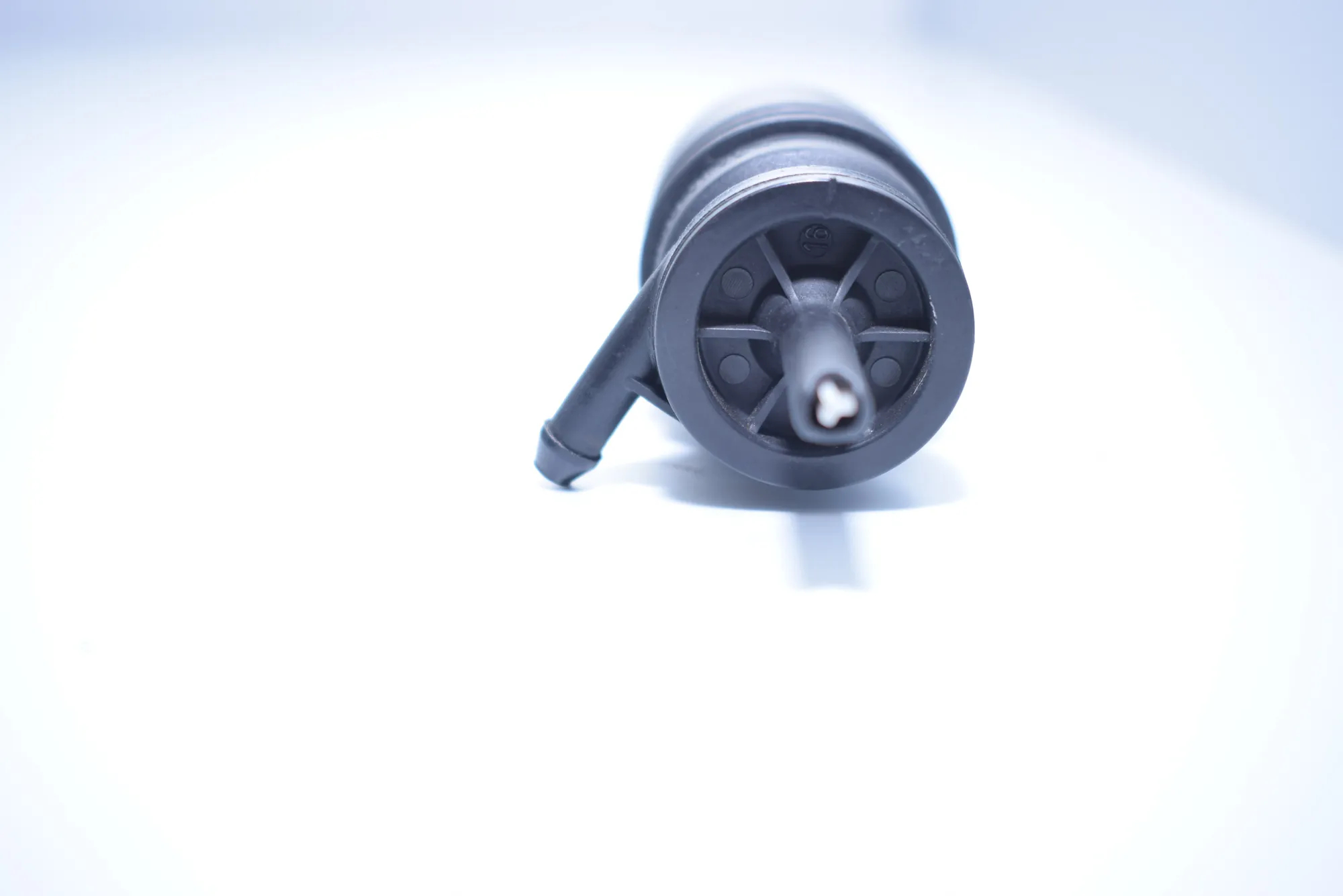 Washer Tank Motor – OEM NA · BMW 5 Touring (E39) BMW 5 Touring (E39) 2001 – 2