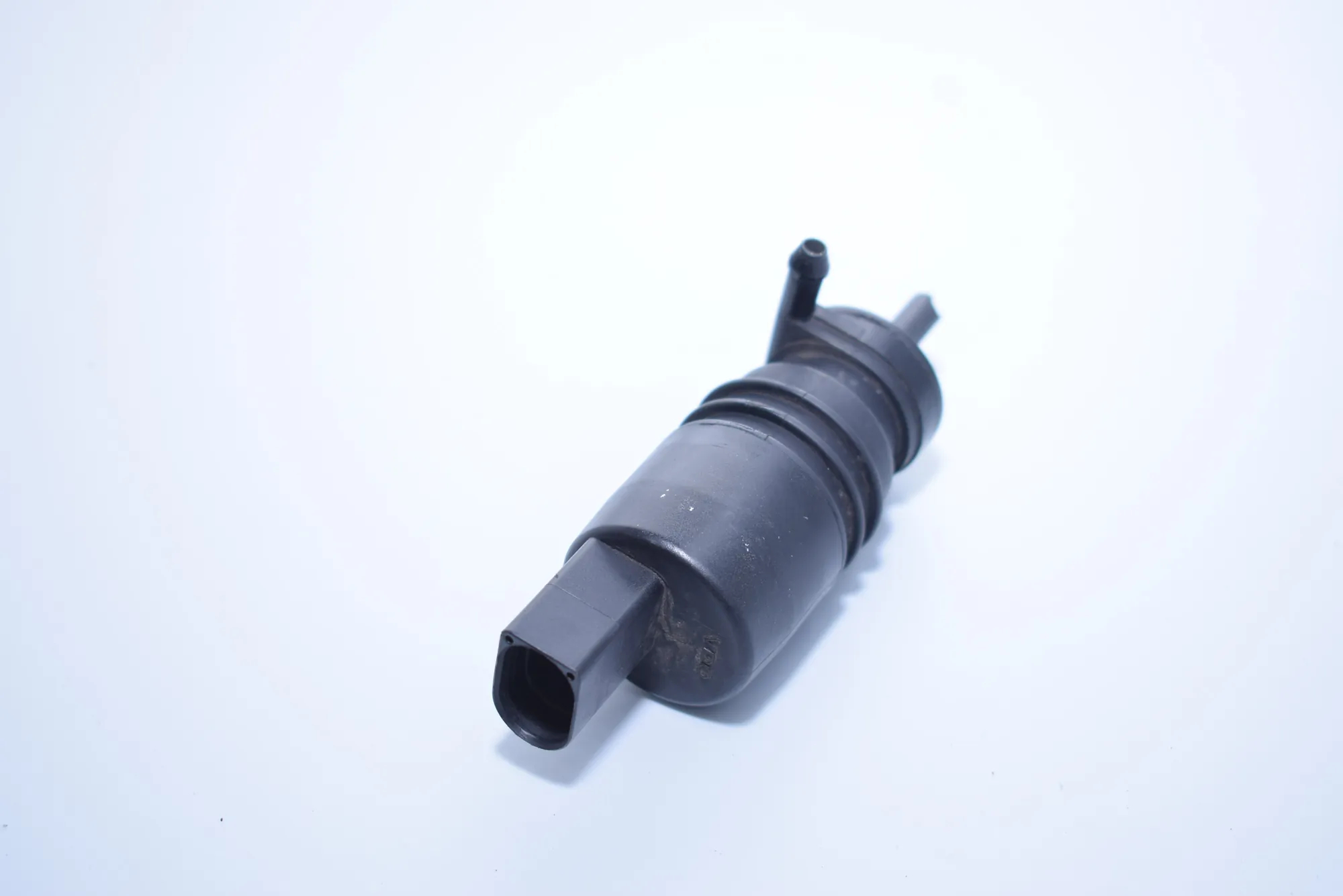 Washer Tank Motor – OEM NA · BMW 5 Touring (E39) BMW 5 Touring (E39) 2001 – 2
