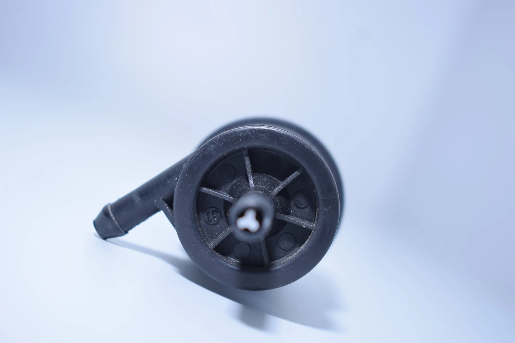Washer Tank Motor – OEM NA · BMW 5 Touring (E39) BMW 5 Touring (E39) 2001 – 4
