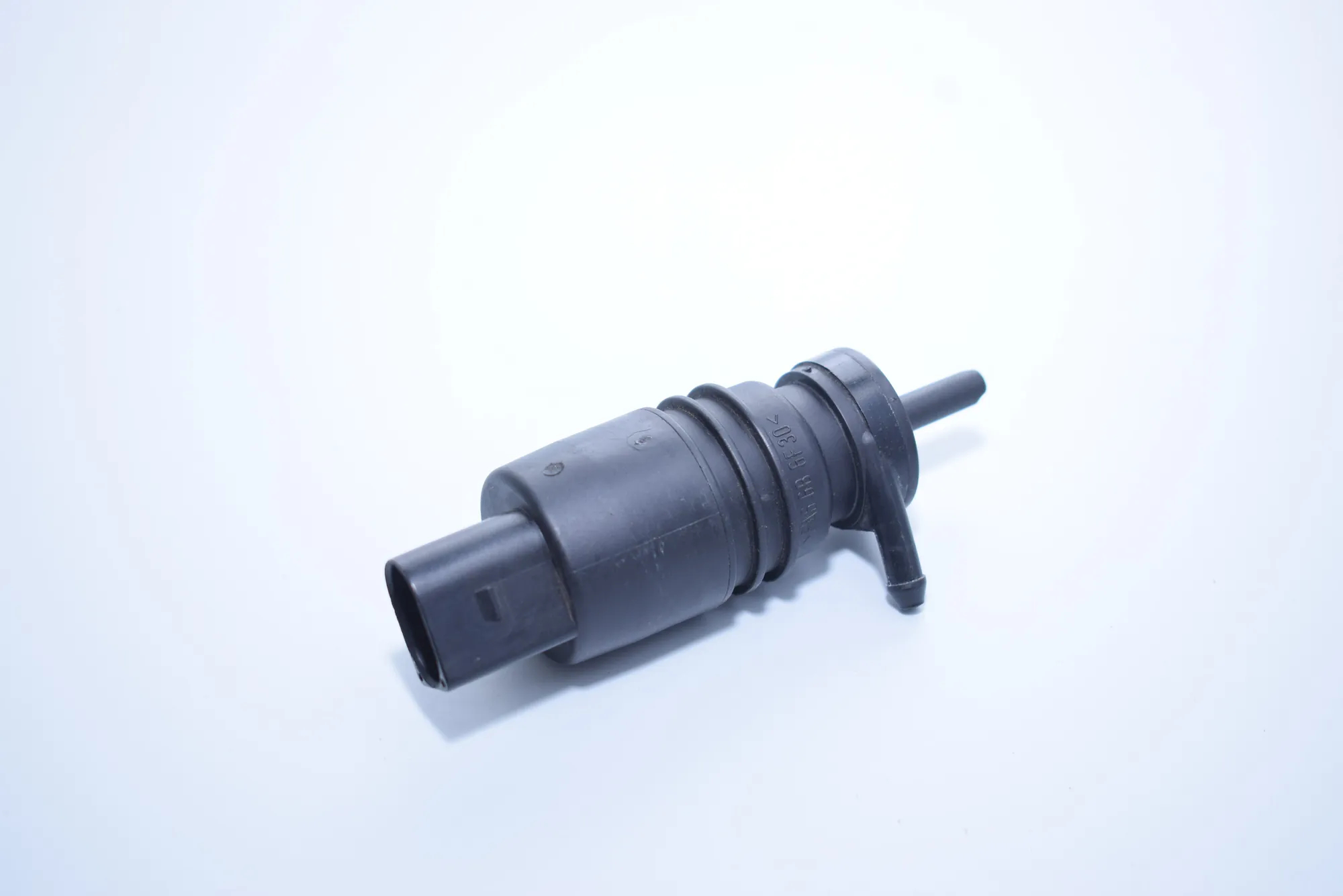 Washer Tank Motor – OEM NA · BMW 5 Touring (E39) BMW 5 Touring (E39) 2001 – 2