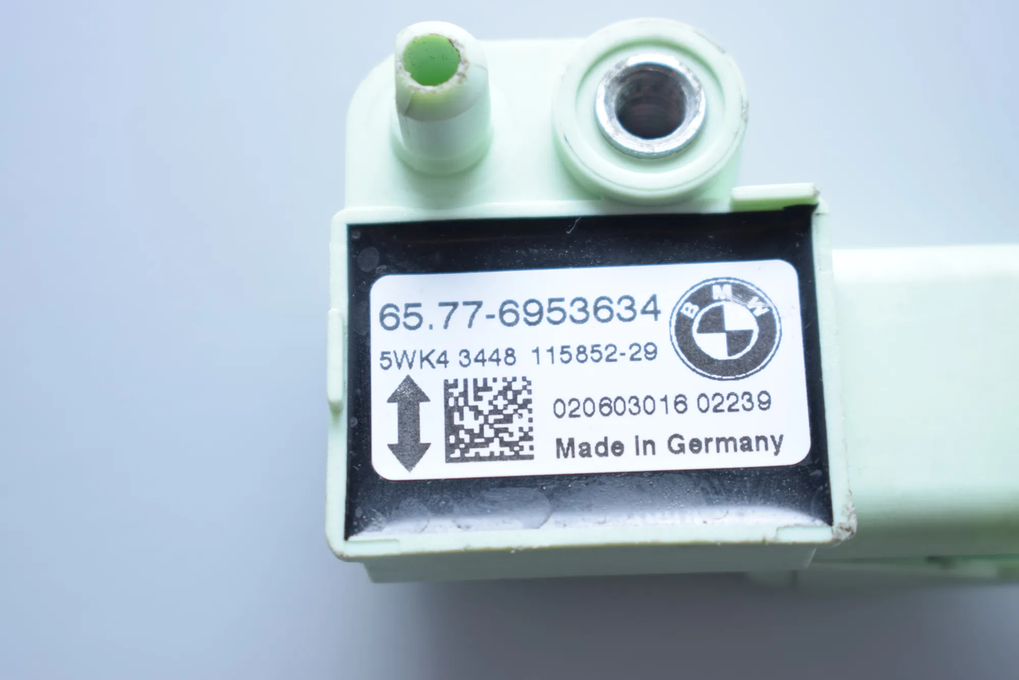 Rear Left Impact Sensor – OEM 6953634 · BMW 5 (E60) BMW 5 (E60) 2005 – 4