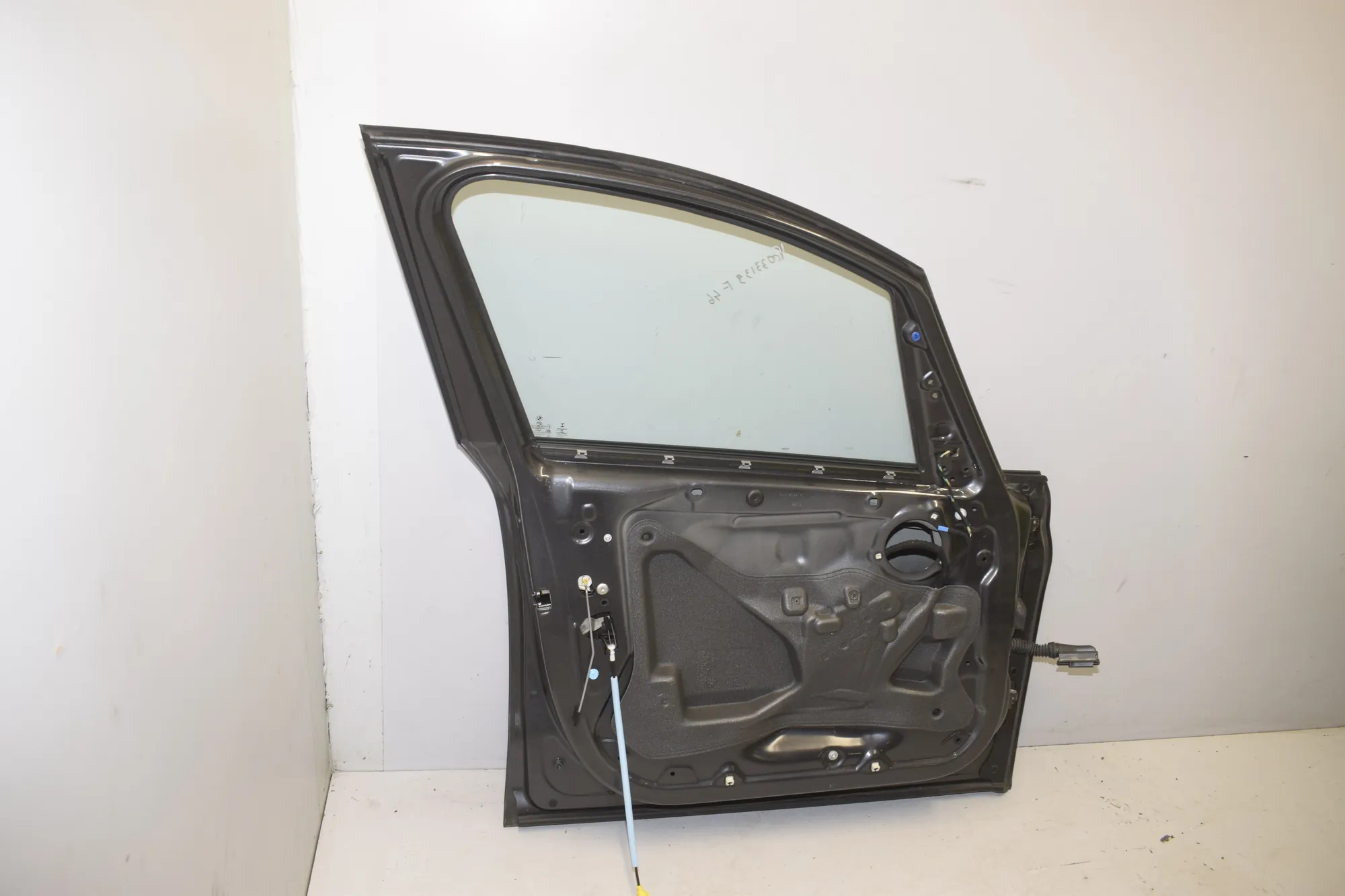 Front Left Door · BMW 2 Gran Tourer (F46) 216 i 2018 – 3