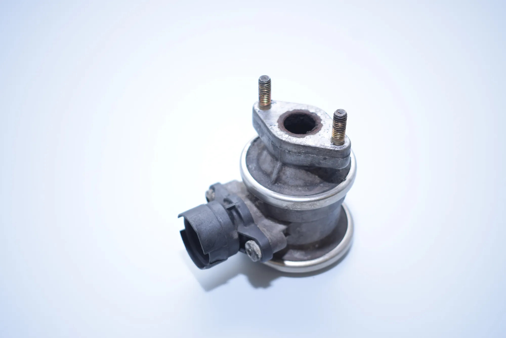 EGR Valve – OEM 1707619 · BMW 7 (E38) BMW 7 (E38) 740 i, iL 1999