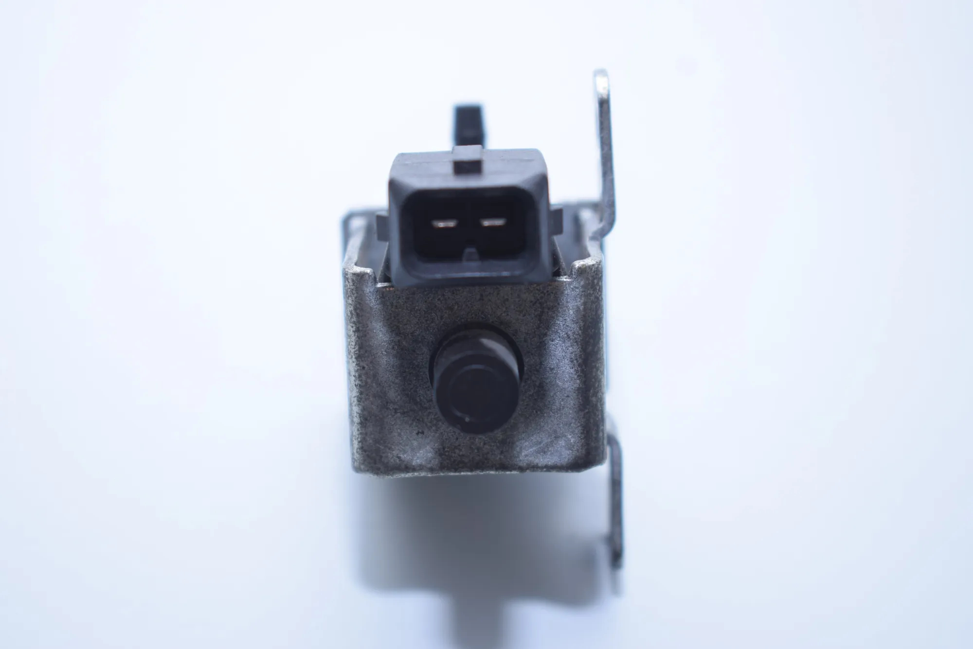 Solenoid Valve – OEM 1742711 · BMW 7 (E38) BMW 7 (E38) 740 i, iL 1999 – 2