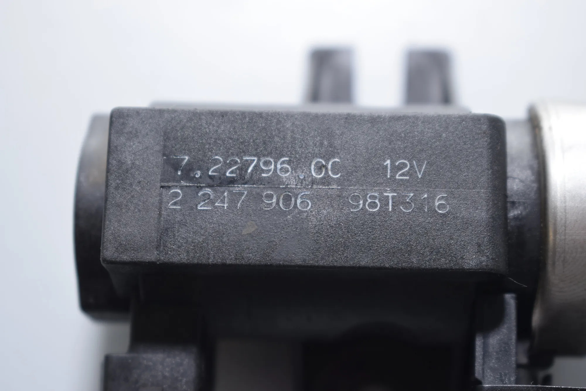 Solenoid Valve – OEM 2247906 · BMW 5 Touring (E39) 530 d 1998 – 4