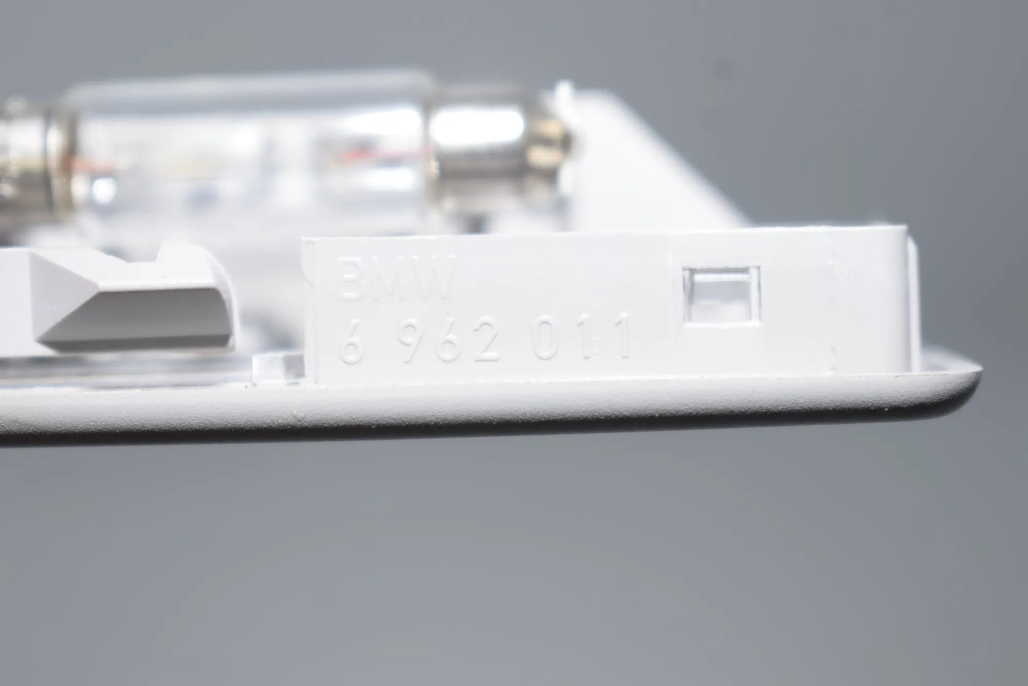 Interior Lighting – OEM 6962011 · BMW 3 Coupe (E92) 325 i 2006 – 4