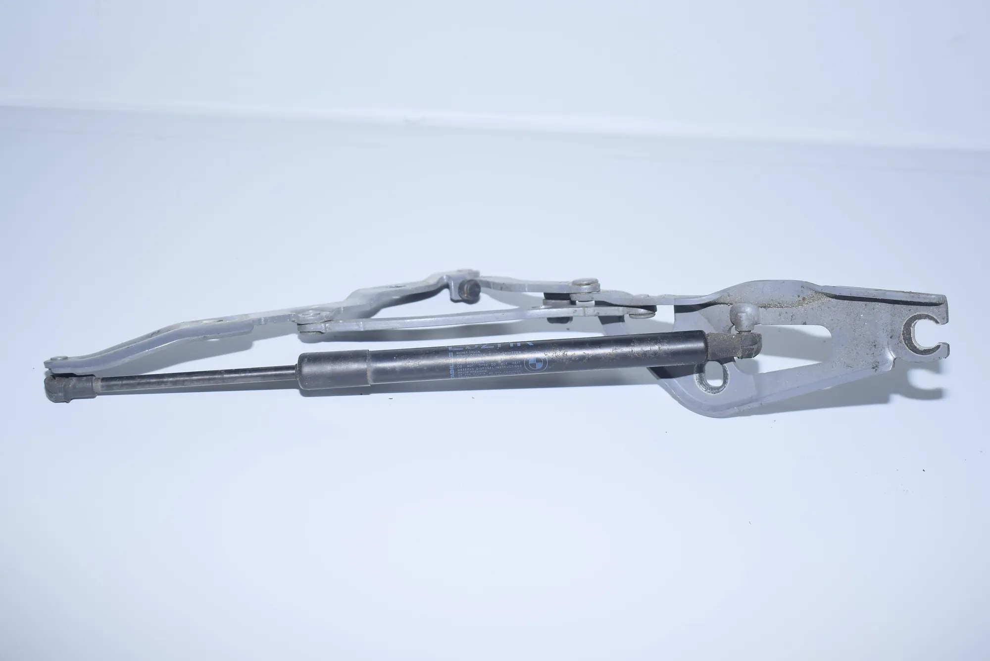 Left Side Bootlid Hinge – OEM 7060627 · BMW 3 Coupe (E92) 325 i 2006 – 4