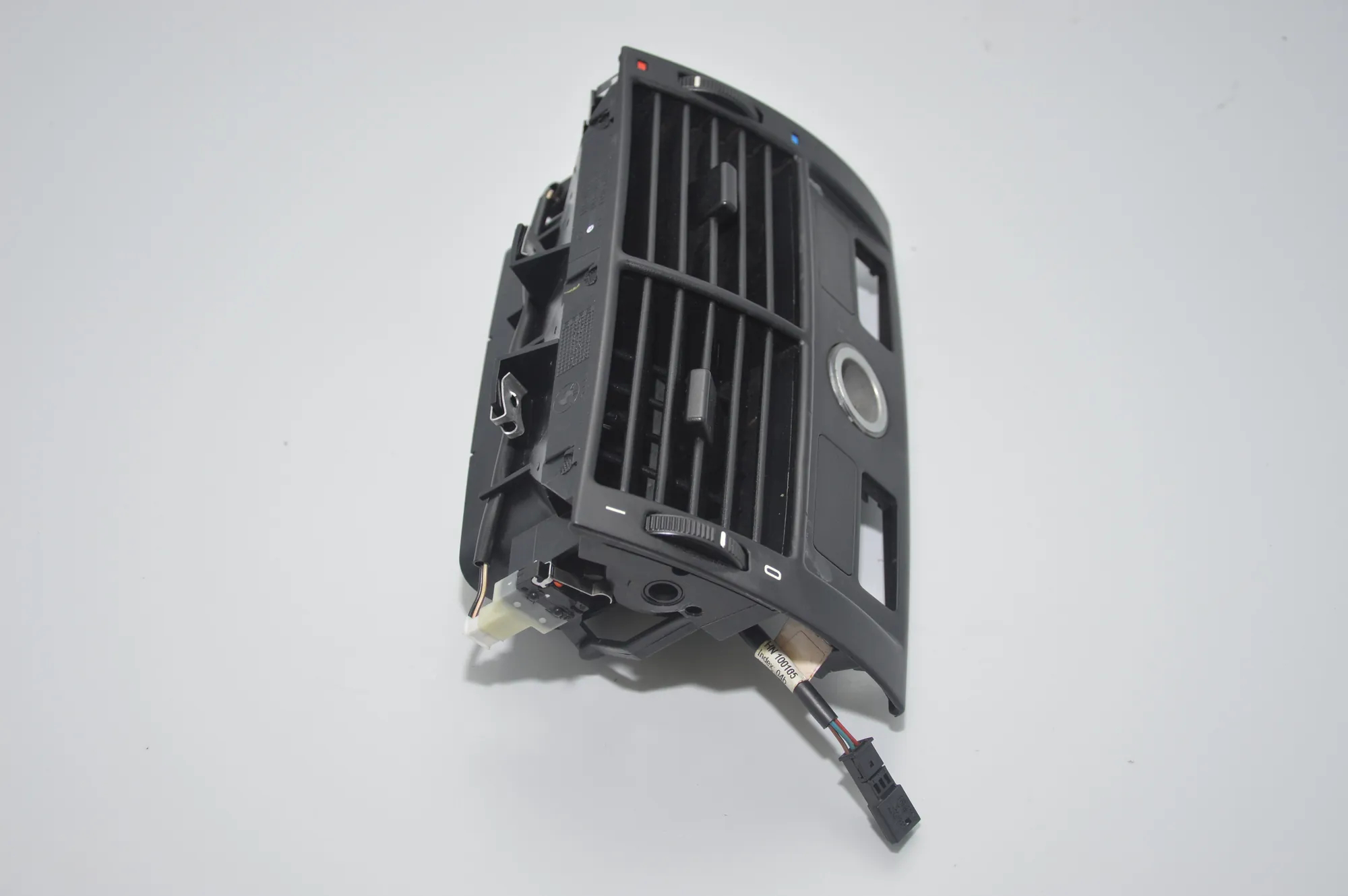 Dashboard Air Vents – OEM 8370910 · BMW X5 (E53) 4.8 is 2005 – 4