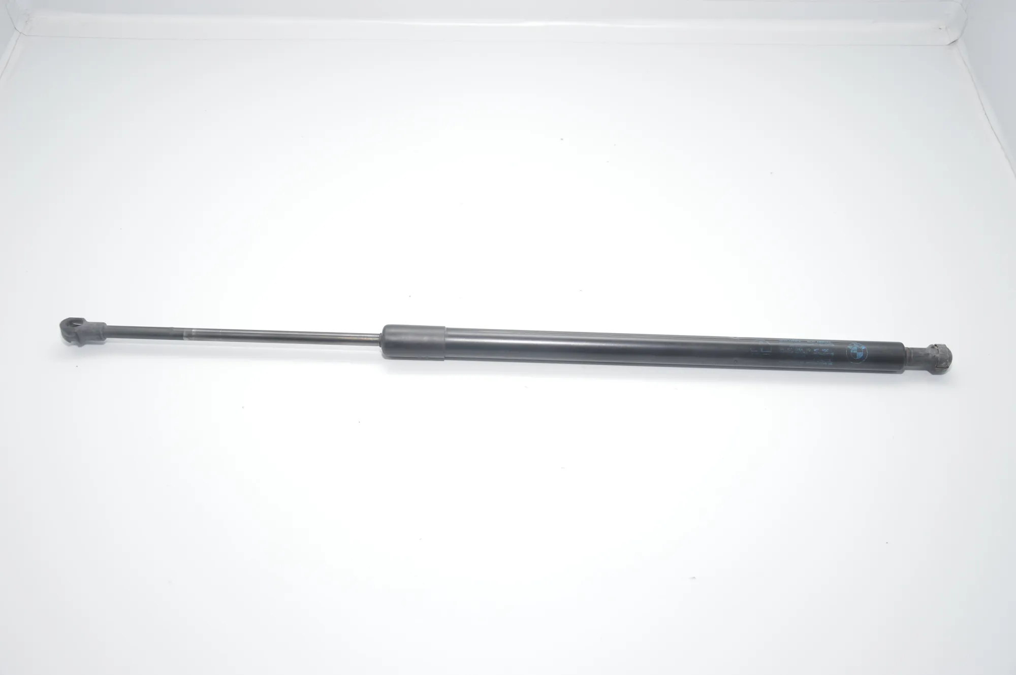 Left Side Tailgate Gas Strut – OEM 8402405 · BMW X5 (E53) 4.8 is 2005 – 2