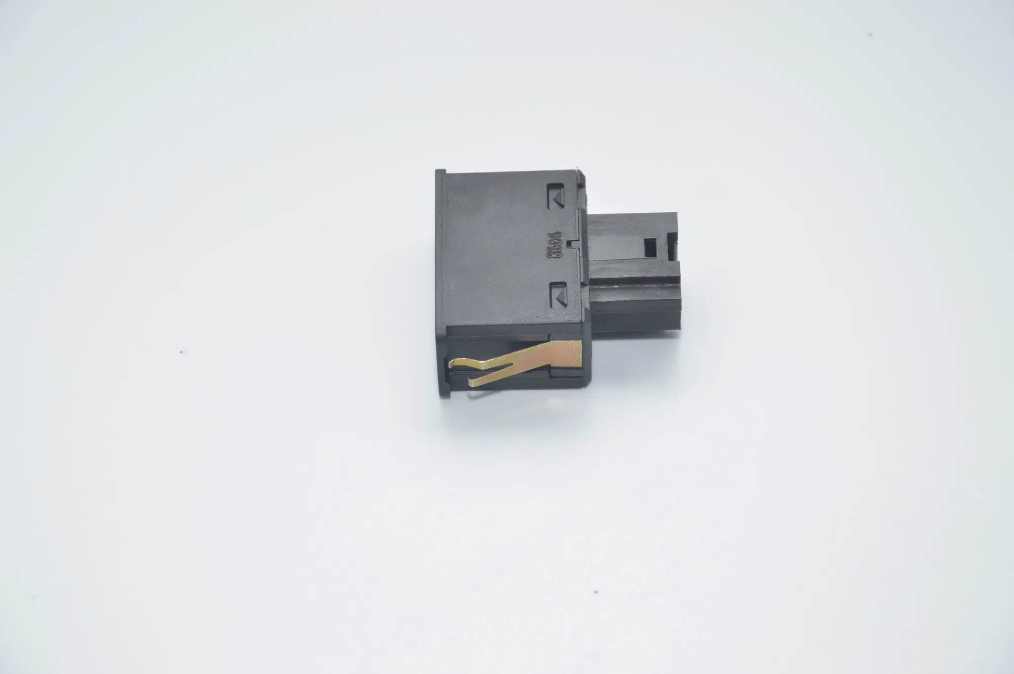USB/AUX-In Socket Port – OEM 8368346 · BMW X5 (E53) 4.8 is 2005 – 4