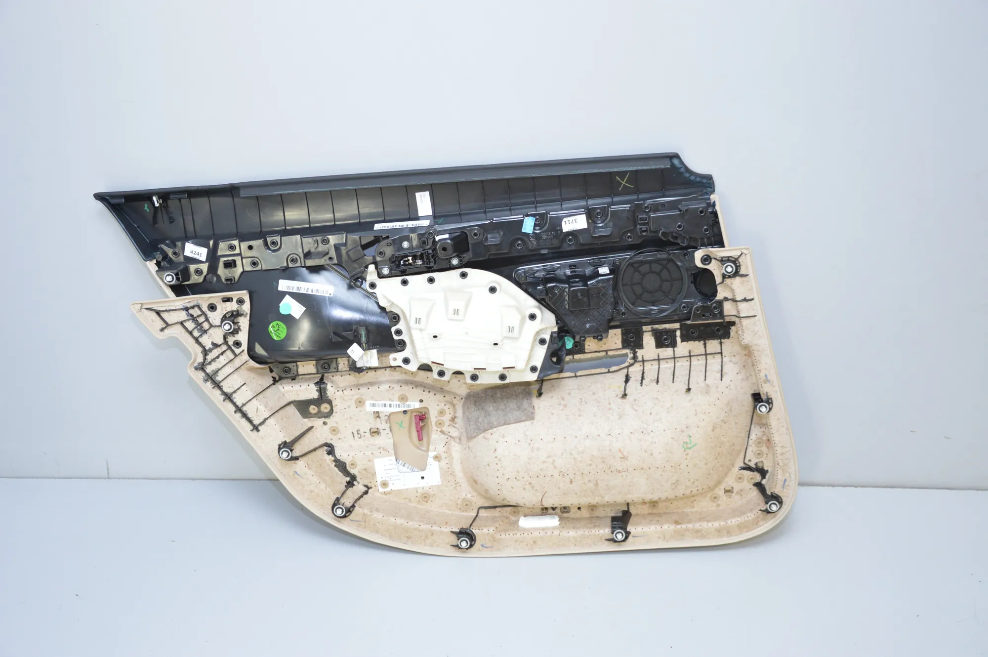 Rear Right Door Panel – OEM NA · BMW 7 (G11, G12) BMW 7 (G11, G12) 2015 – 3