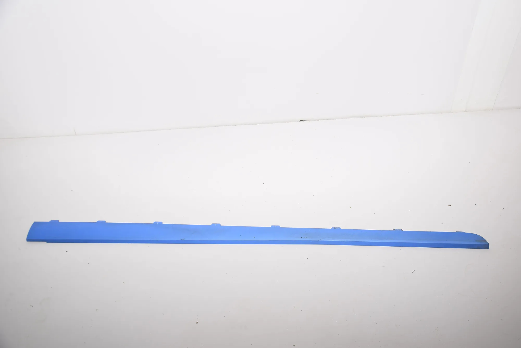 Right Side Plastic Sideskirt Cover – OEM 727584 · BMW i3 (I01) Hybrid 2017