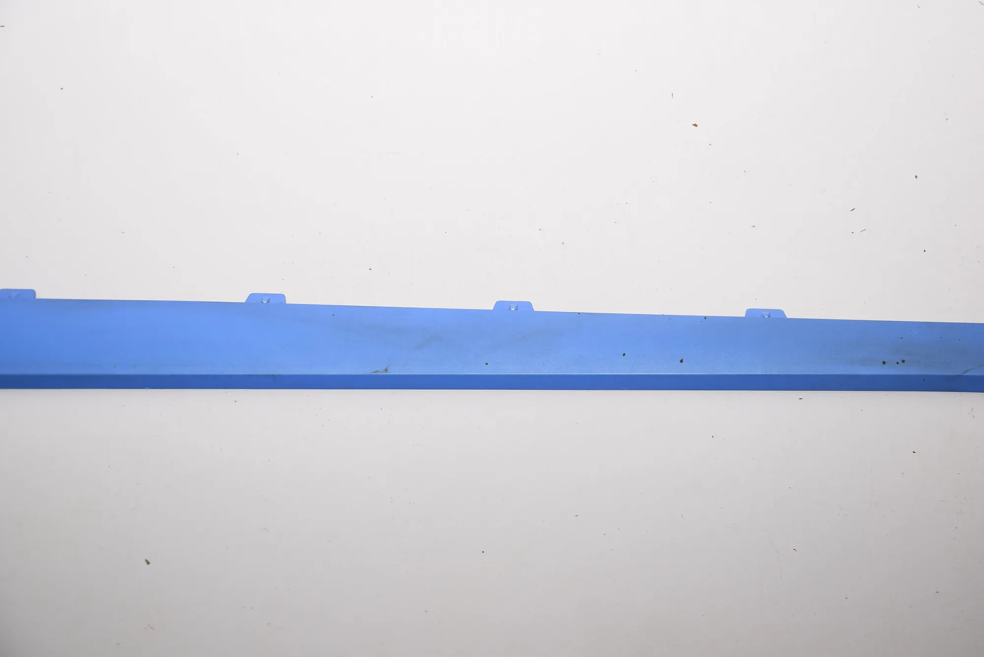 Right Side Plastic Sideskirt Cover – OEM 727584 · BMW i3 (I01) Hybrid 2017 – 3