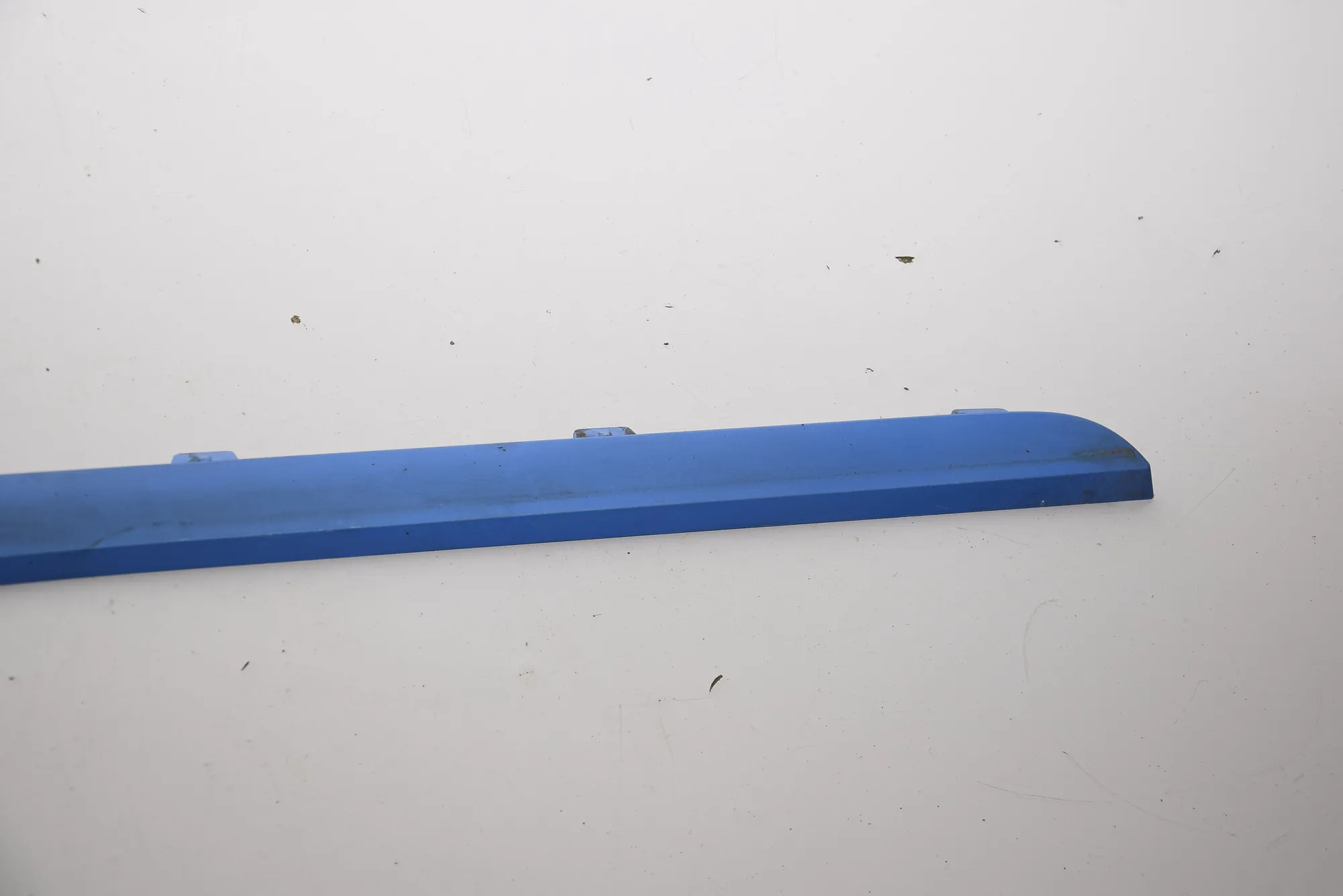 Right Side Plastic Sideskirt Cover – OEM 727584 · BMW i3 (I01) Hybrid 2017 – 2