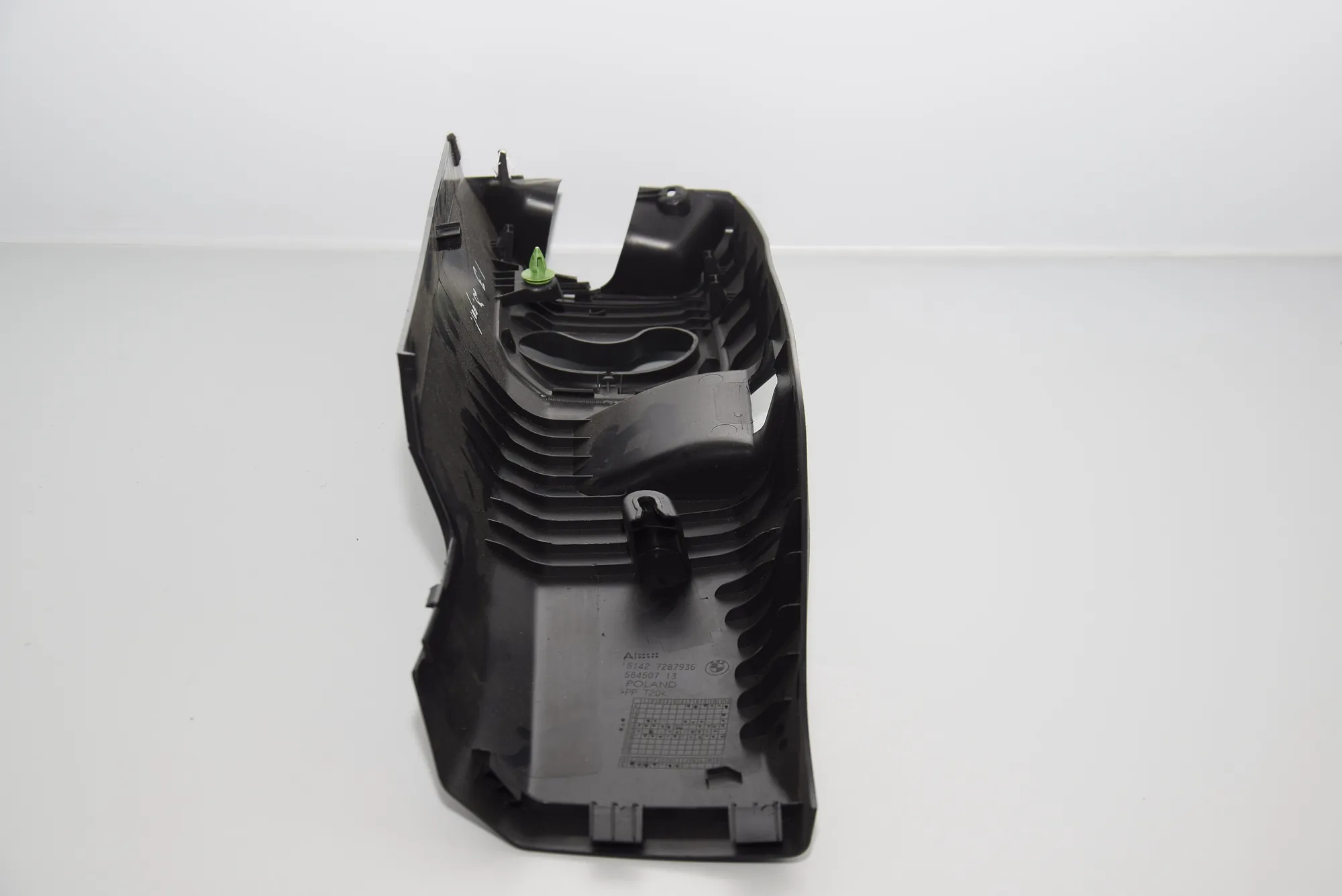 Right Side Pillar Trim – OEM 7287936 · BMW i3 (I01) Hybrid 2017 – 4