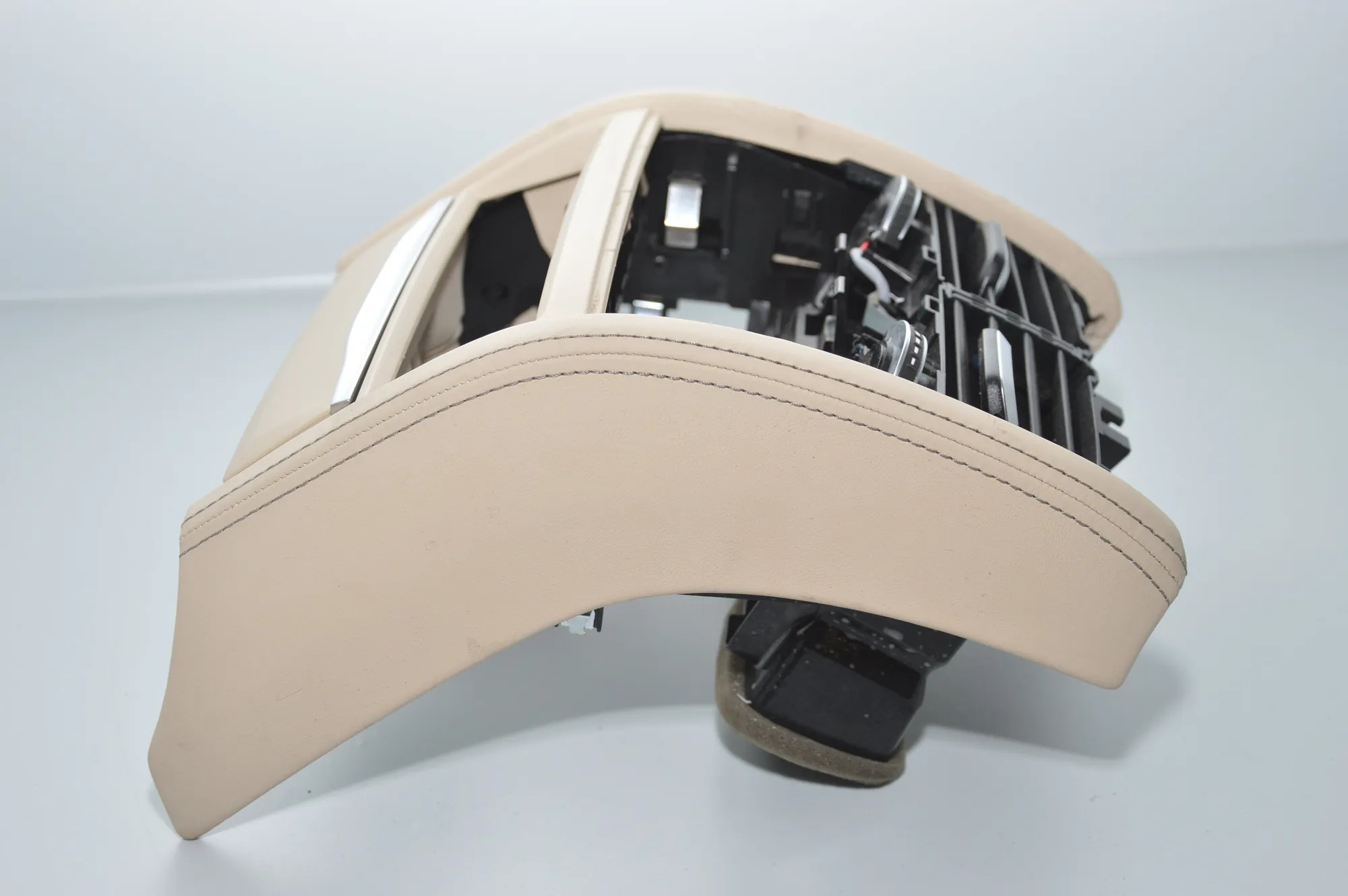 Other Interior Parts – OEM 9302186 · BMW 7 (G11, G12) BMW 7 (G11, G12) 2015 – 3