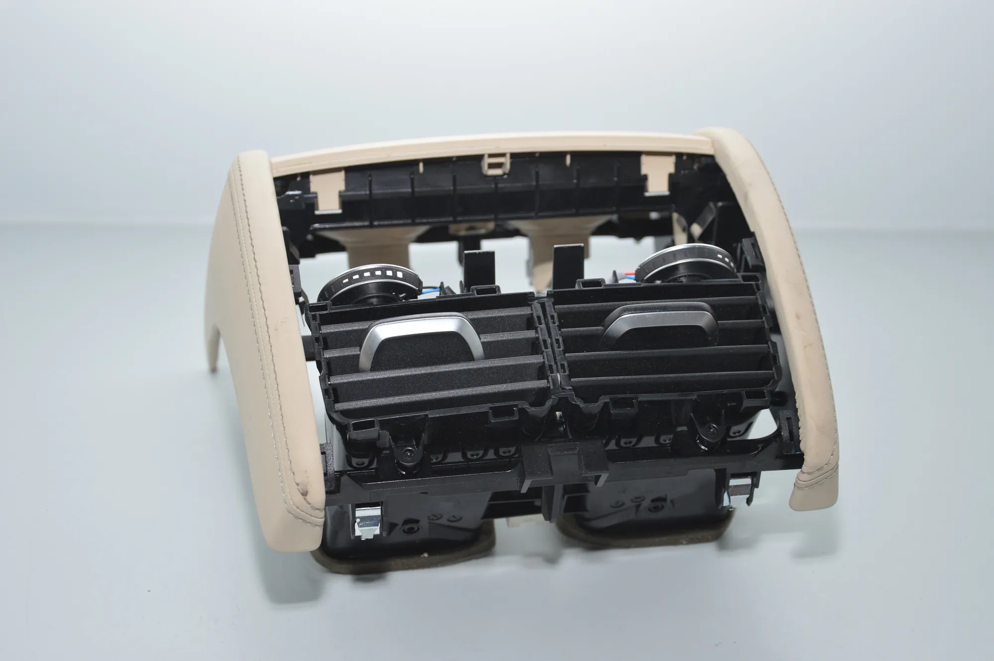 Other Interior Parts – OEM 9302186 · BMW 7 (G11, G12) BMW 7 (G11, G12) 2015 – 4