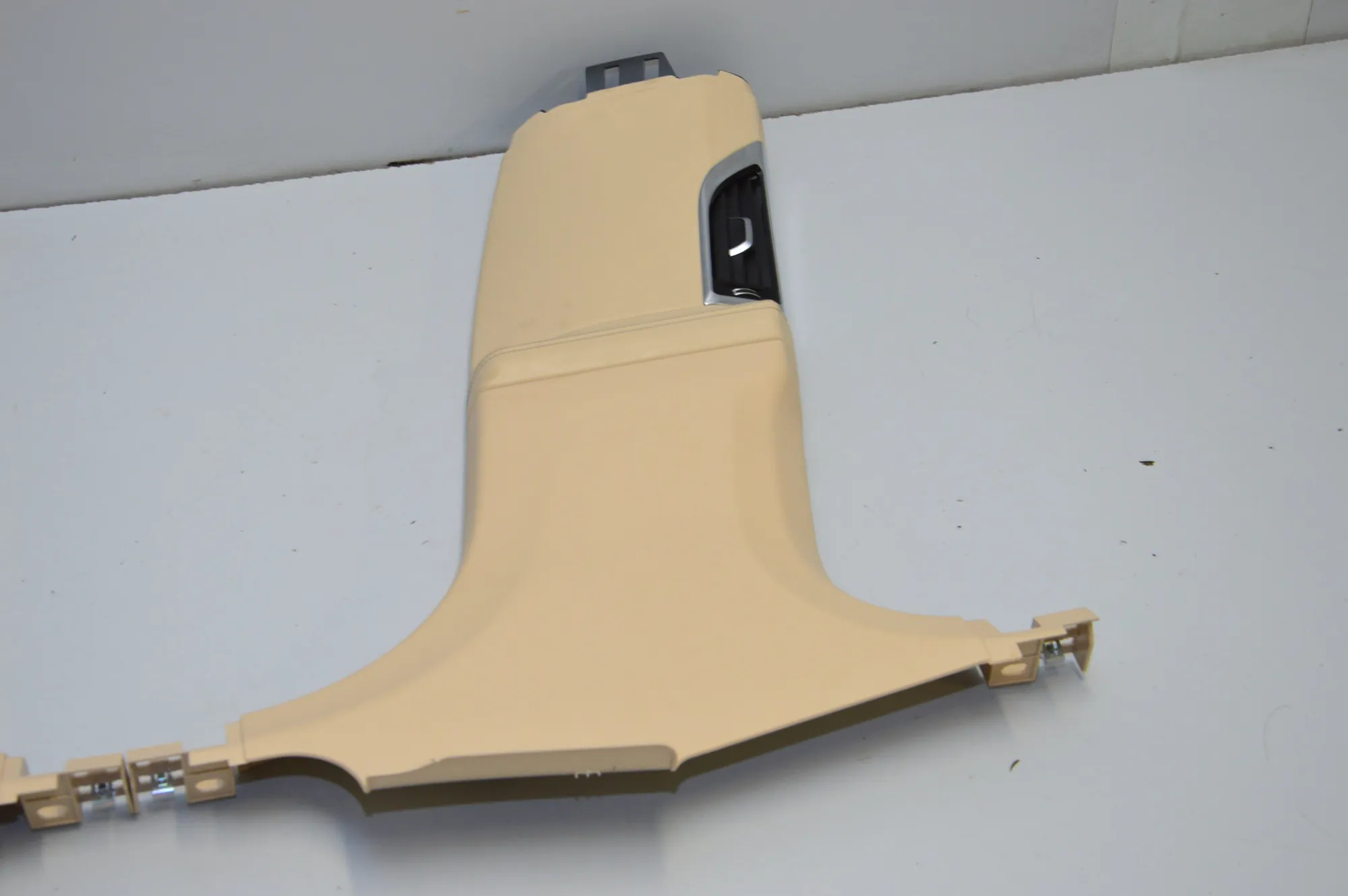 Left Side B Pillar Trim – OEM 7355331 · BMW 7 (G11, G12) BMW 7 (G11, G12) 2015 – 6