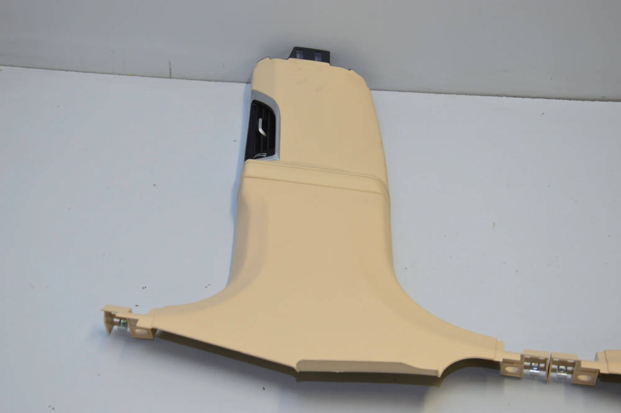 Left Side B Pillar Trim – OEM 7355331 · BMW 7 (G11, G12) BMW 7 (G11, G12) 2015 – 2