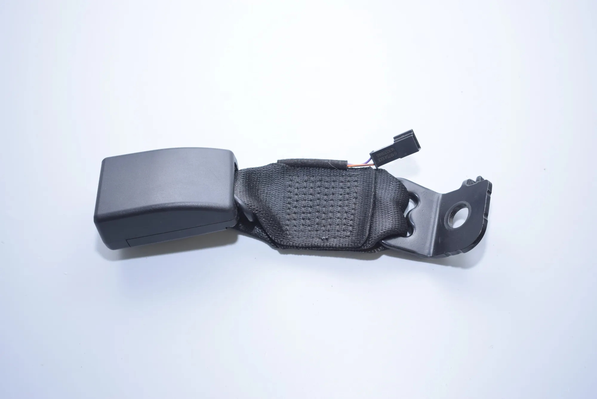 Rear Left Seat Buckle – OEM 7266352 · BMW 3 (F30, F80) 318 d 2015 – 4
