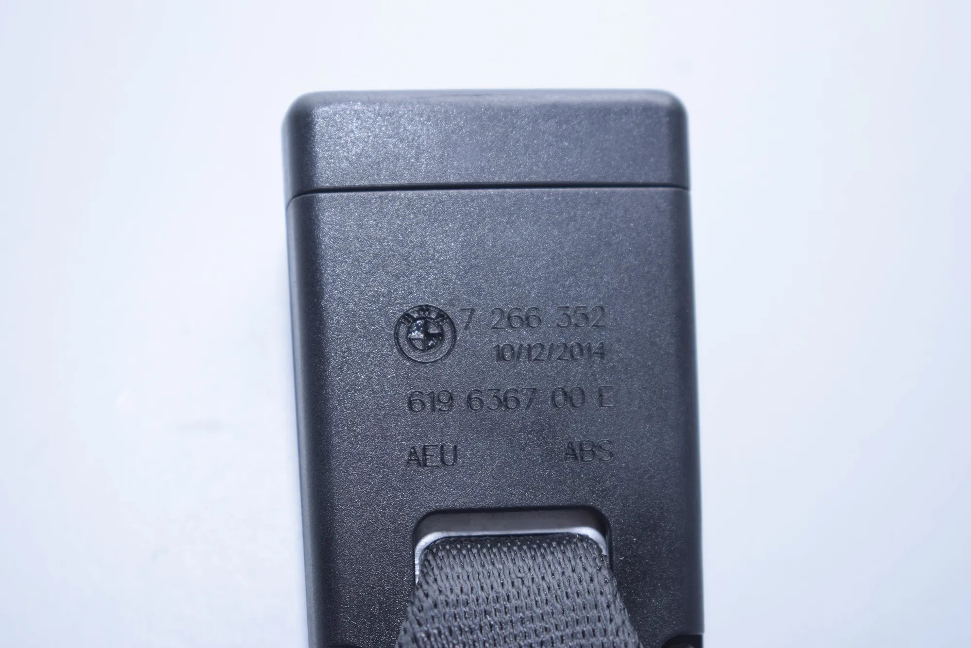 Rear Left Seat Buckle – OEM 7266352 · BMW 3 (F30, F80) 318 d 2015 – 3