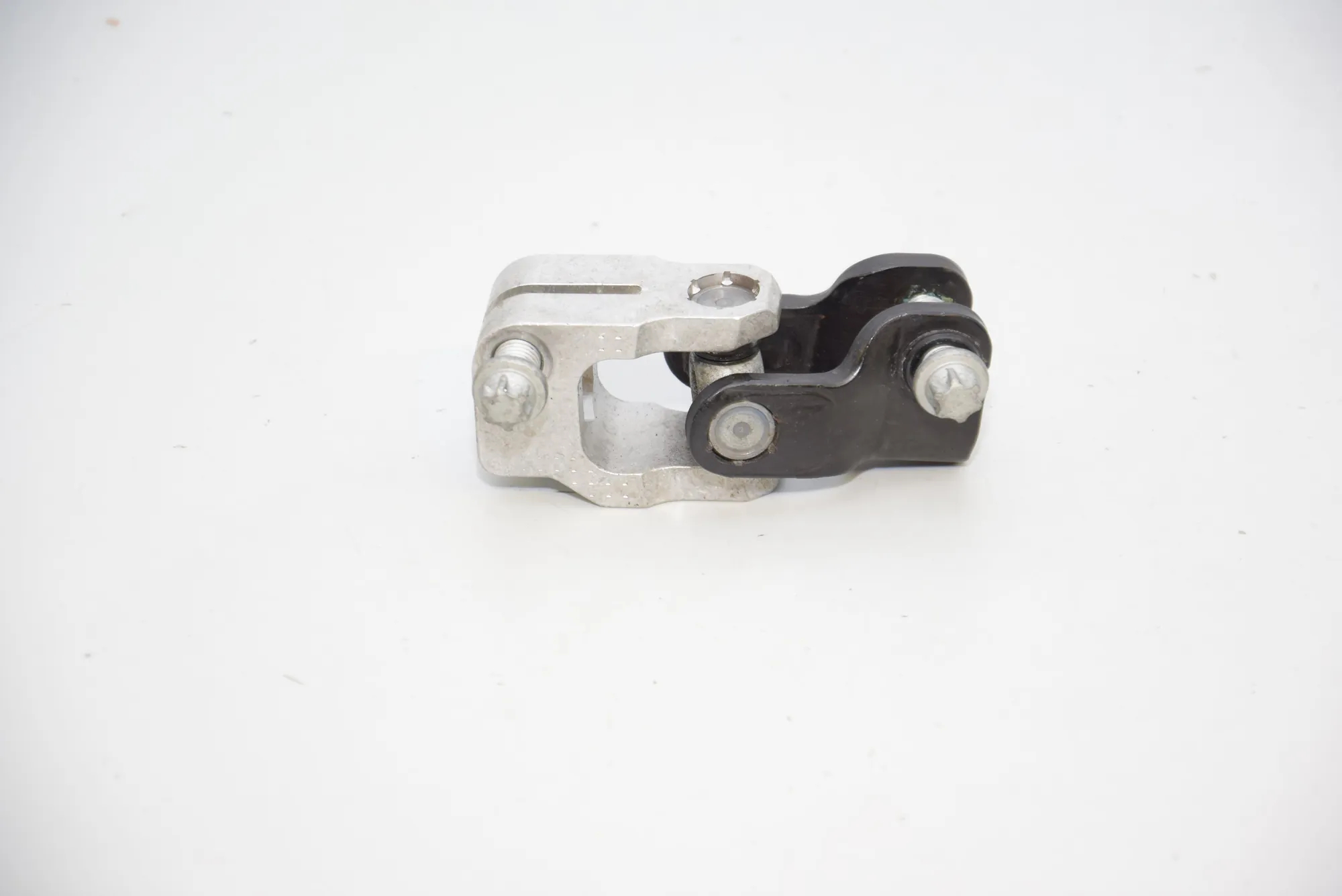 Steering Column Shaft Joint – OEM 6864587 · BMW i3 (I01) Hybrid 2017 – 4