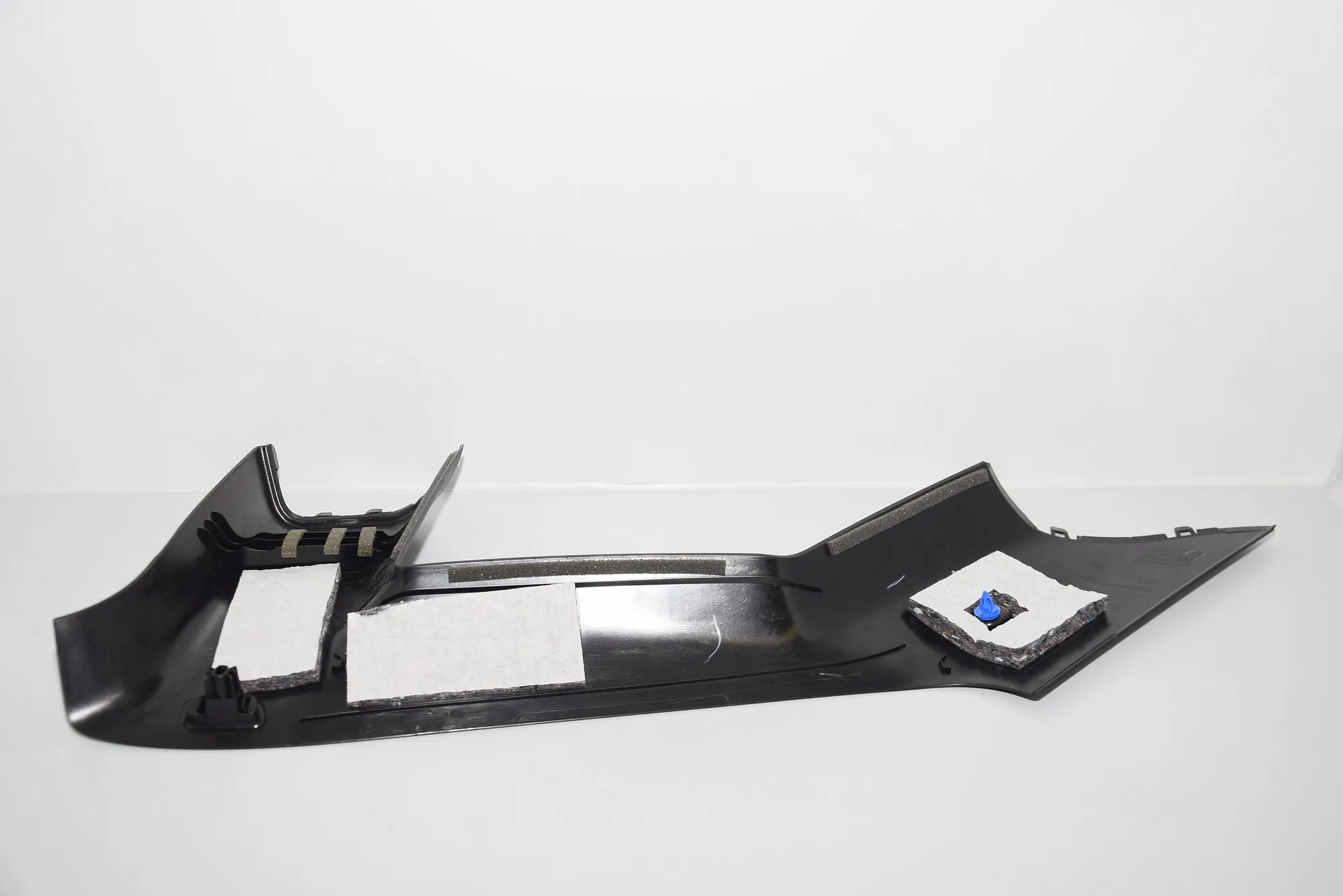 Right Side Pillar Trim – OEM 7275670 · BMW i3 (I01) Hybrid 2017 – 5