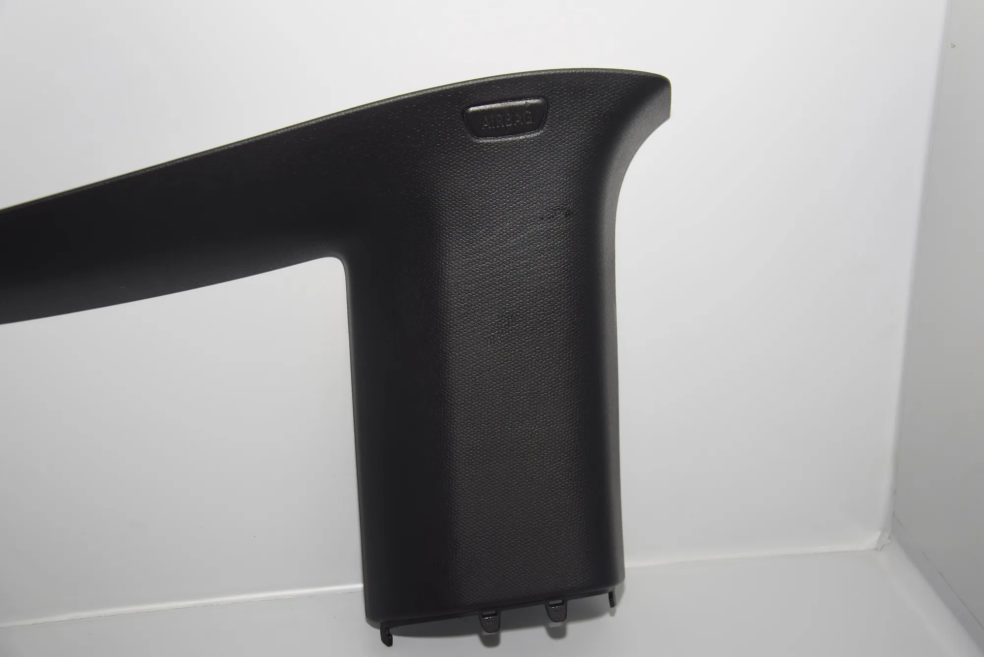Rear Left Pillar Trim – OEM 7275669 · BMW i3 (I01) Hybrid 2017 – 2