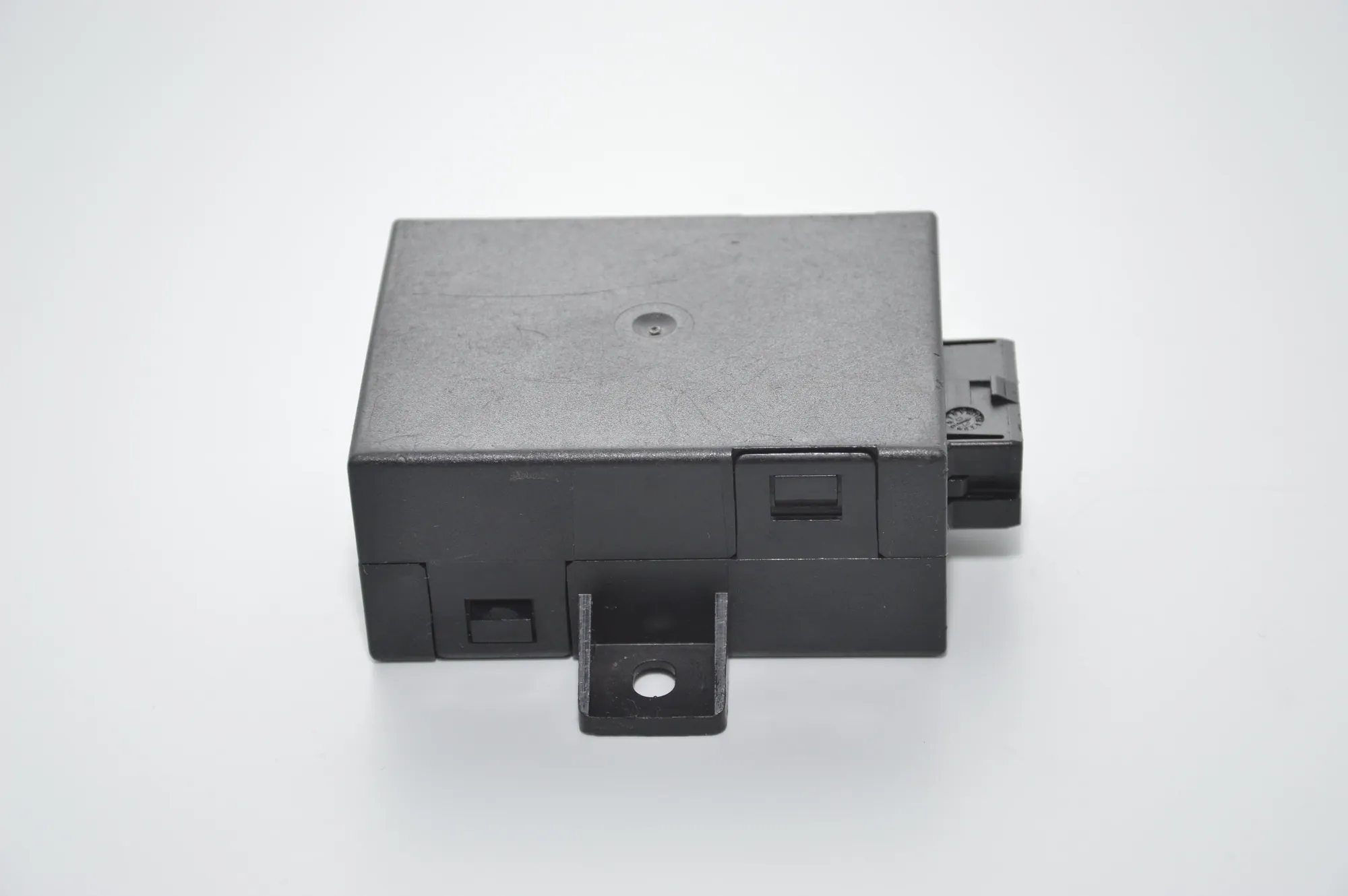 Antenna Amplifier – OEM 6938868 · BMW 3 (E90) BMW 3 (E90) 2005 – 2
