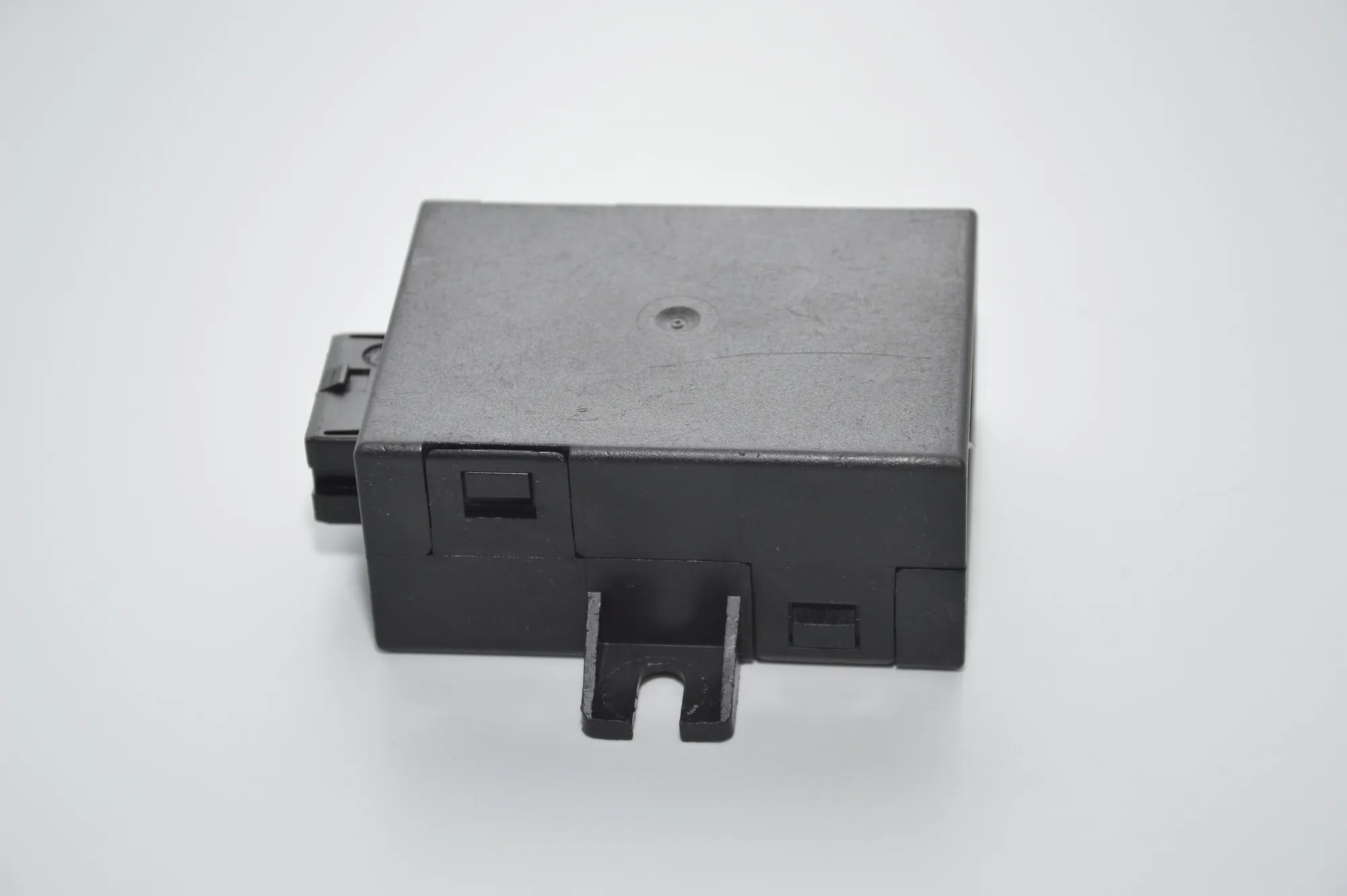 Antenna Amplifier – OEM 6938868 · BMW 3 (E90) BMW 3 (E90) 2005 – 5