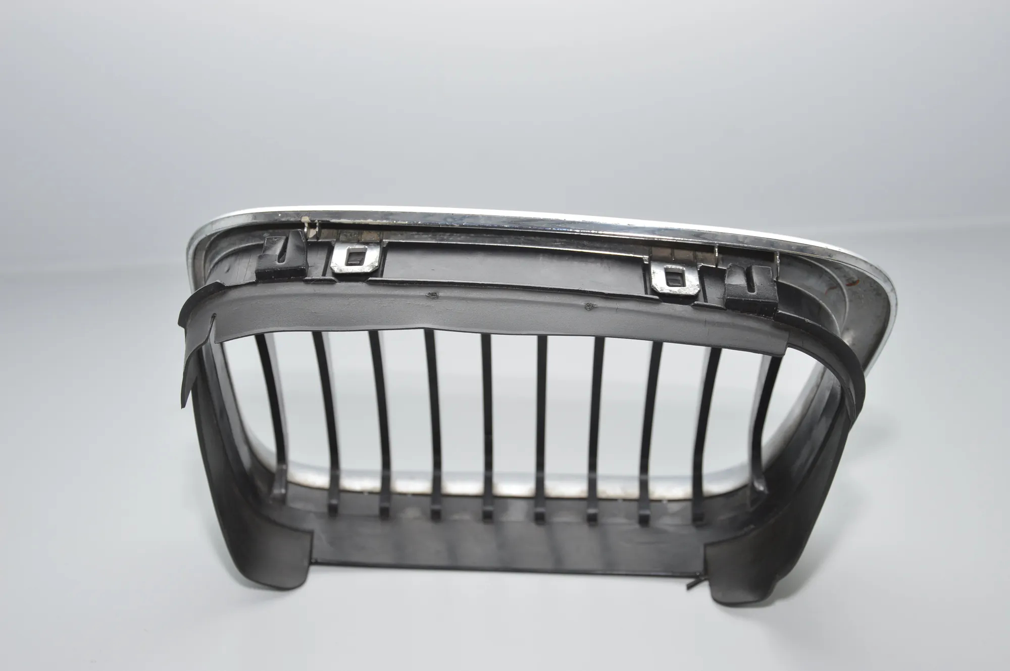 Front Right Grill – OEM 8195056 · BMW 3 (E46) BMW 3 (E46) 2000 – 3