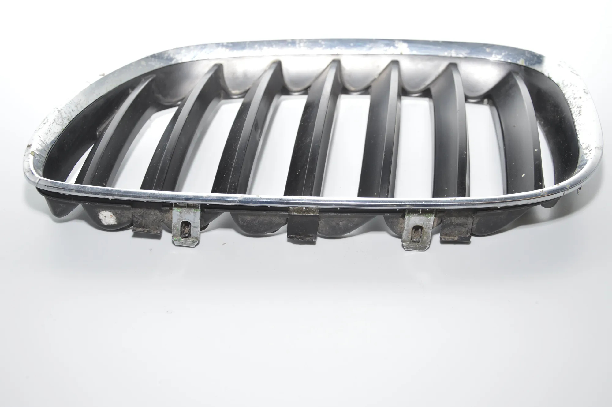 Front Left Grill – OEM 7113733 · BMW X5 (E53) BMW X5 (E53) 2001 – 4