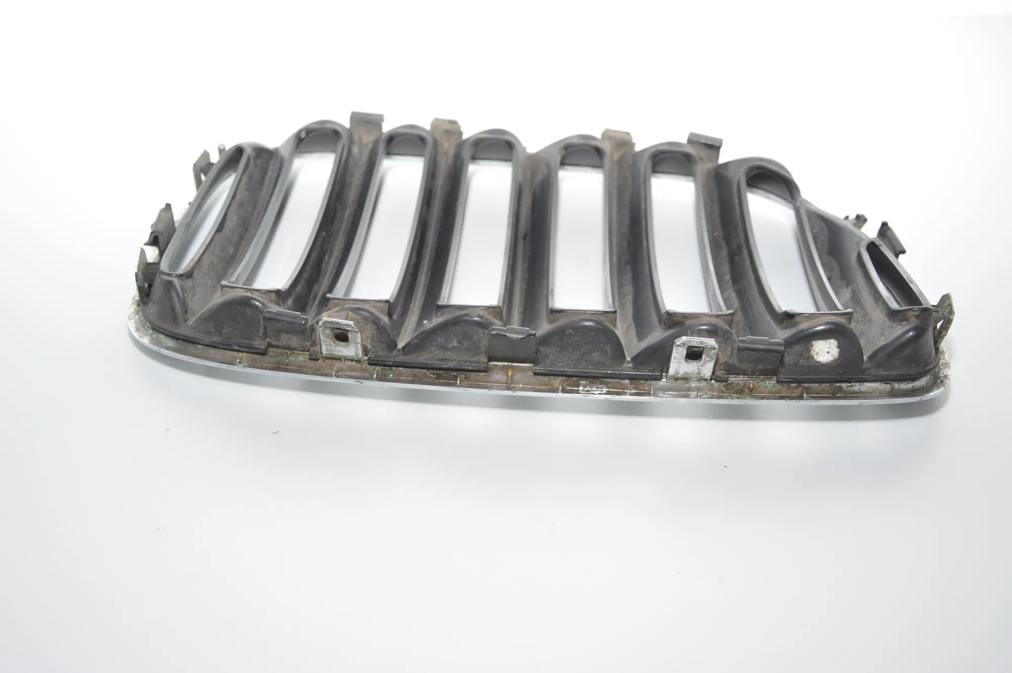 Front Left Grill – OEM 7113733 · BMW X5 (E53) BMW X5 (E53) 2001 – 6