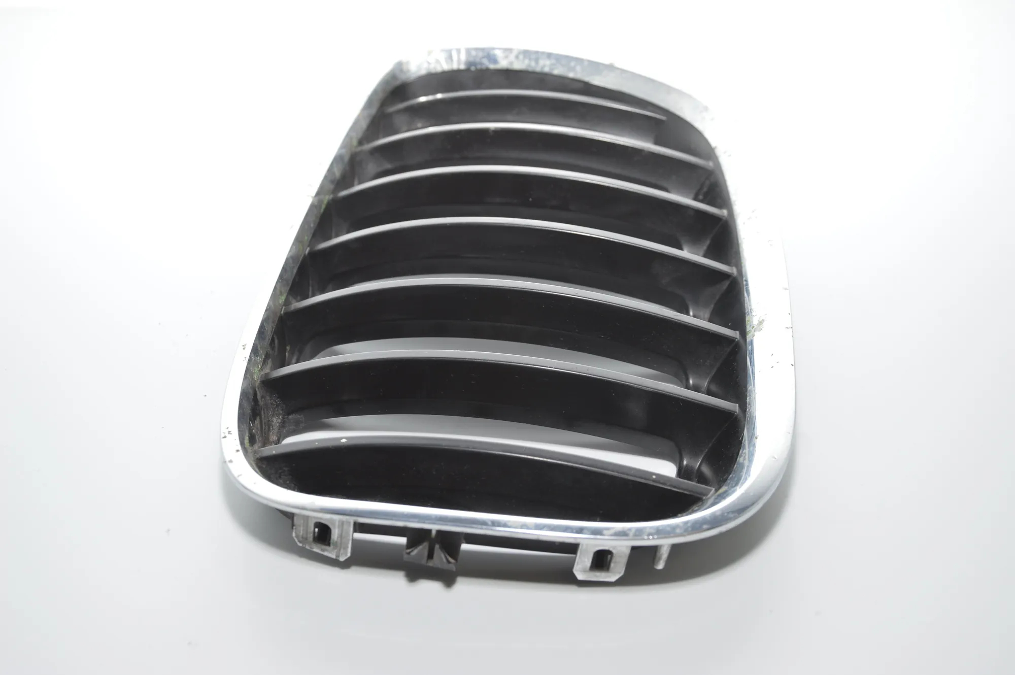 Front Left Grill – OEM 7113733 · BMW X5 (E53) BMW X5 (E53) 2001 – 3