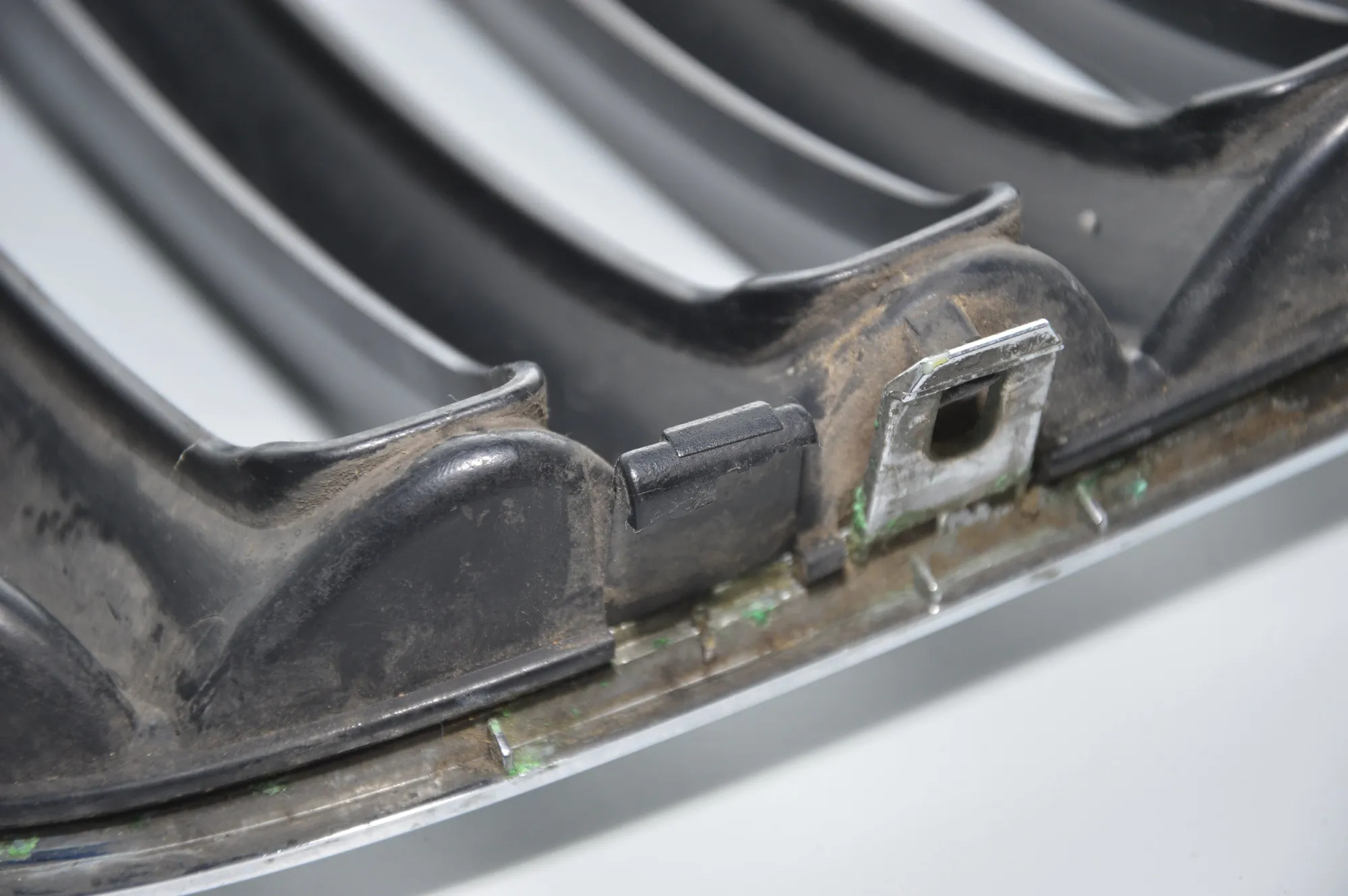 Front Left Grill – OEM 7113733 · BMW X5 (E53) BMW X5 (E53) 2001 – 7