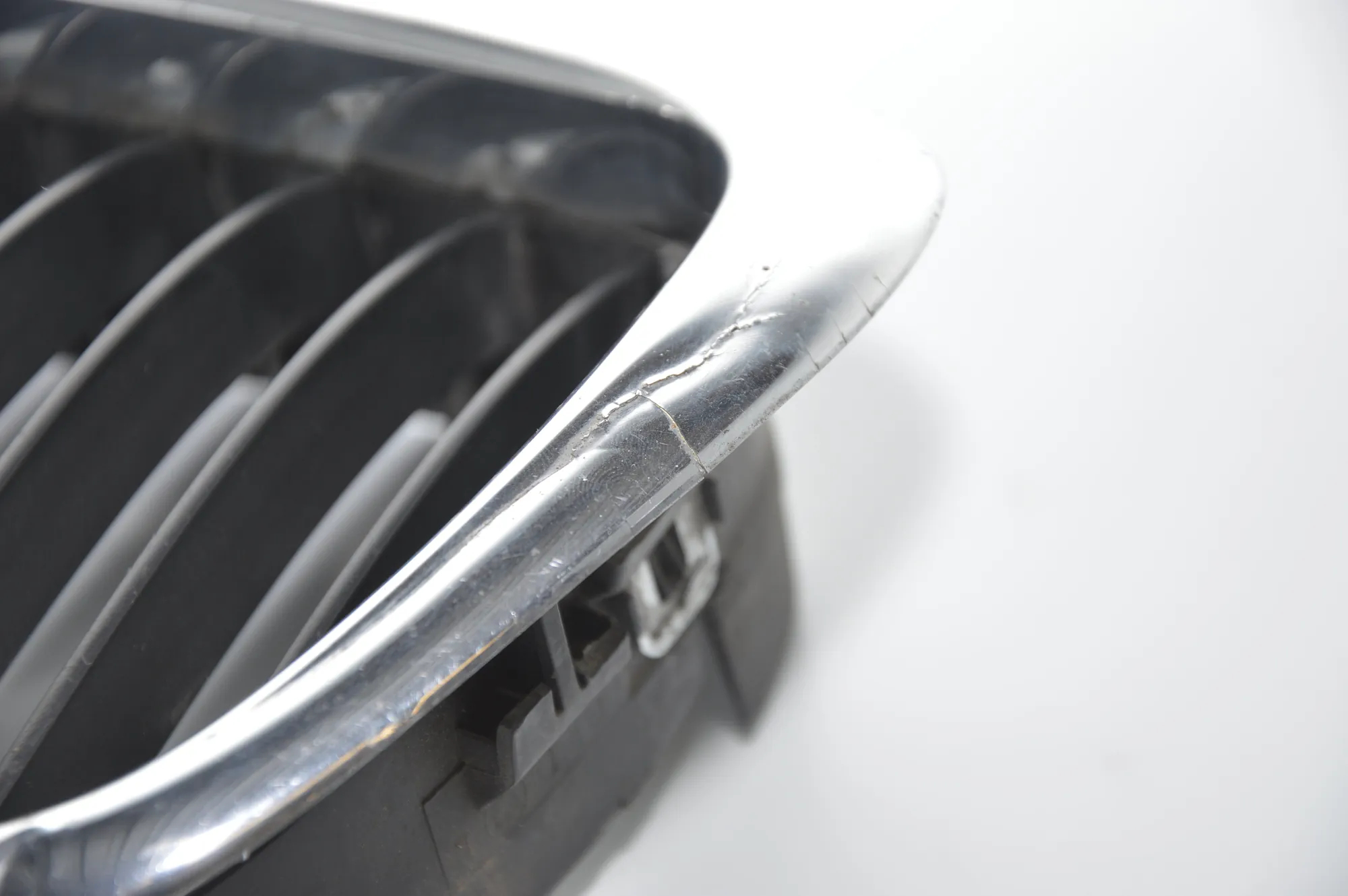 Front Left Grill – OEM 2497261 · BMW 5 (E39) BMW 5 (E39) 2000 – 6