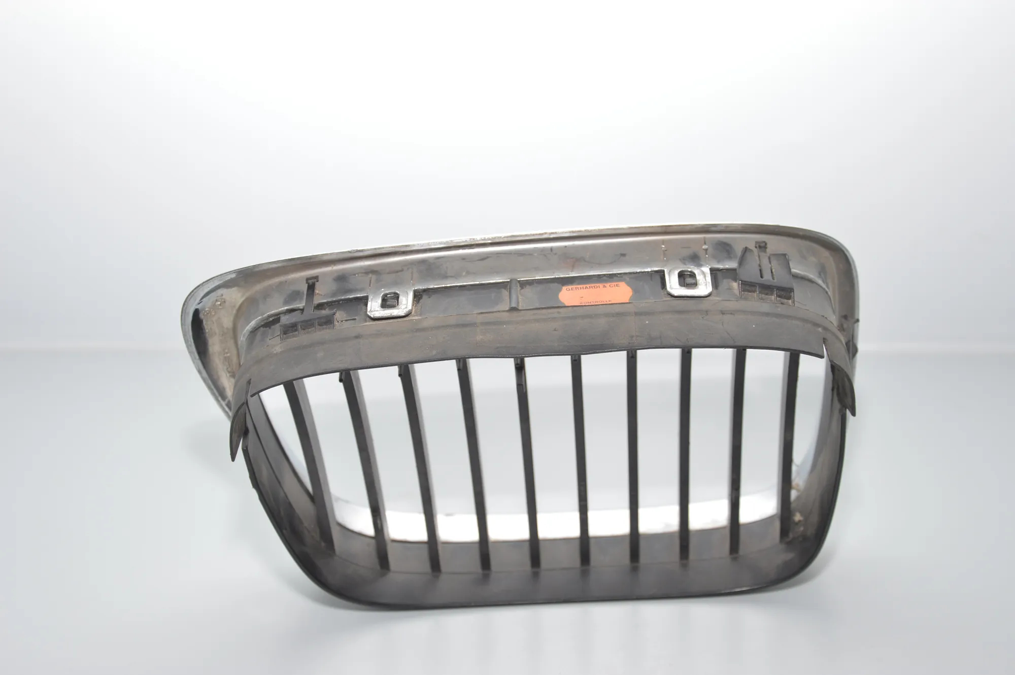 Front Left Grill – OEM 2497261 · BMW 5 (E39) BMW 5 (E39) 2000