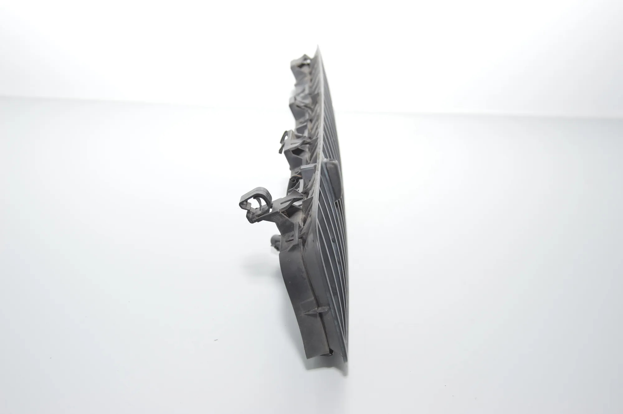 Front Left Grill – OEM 7113727 · BMW X5 (E53) BMW X5 (E53) 2001 – 4
