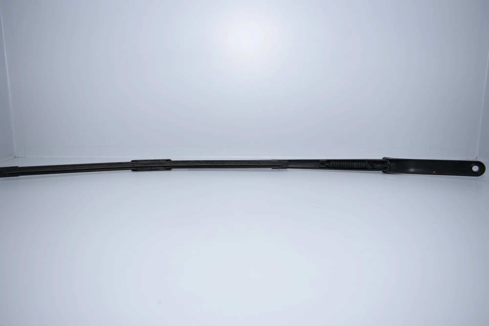 Front Wiper Arms – OEM 8245372 · BMW X5 (E53) 4.6 is 2003 – 2