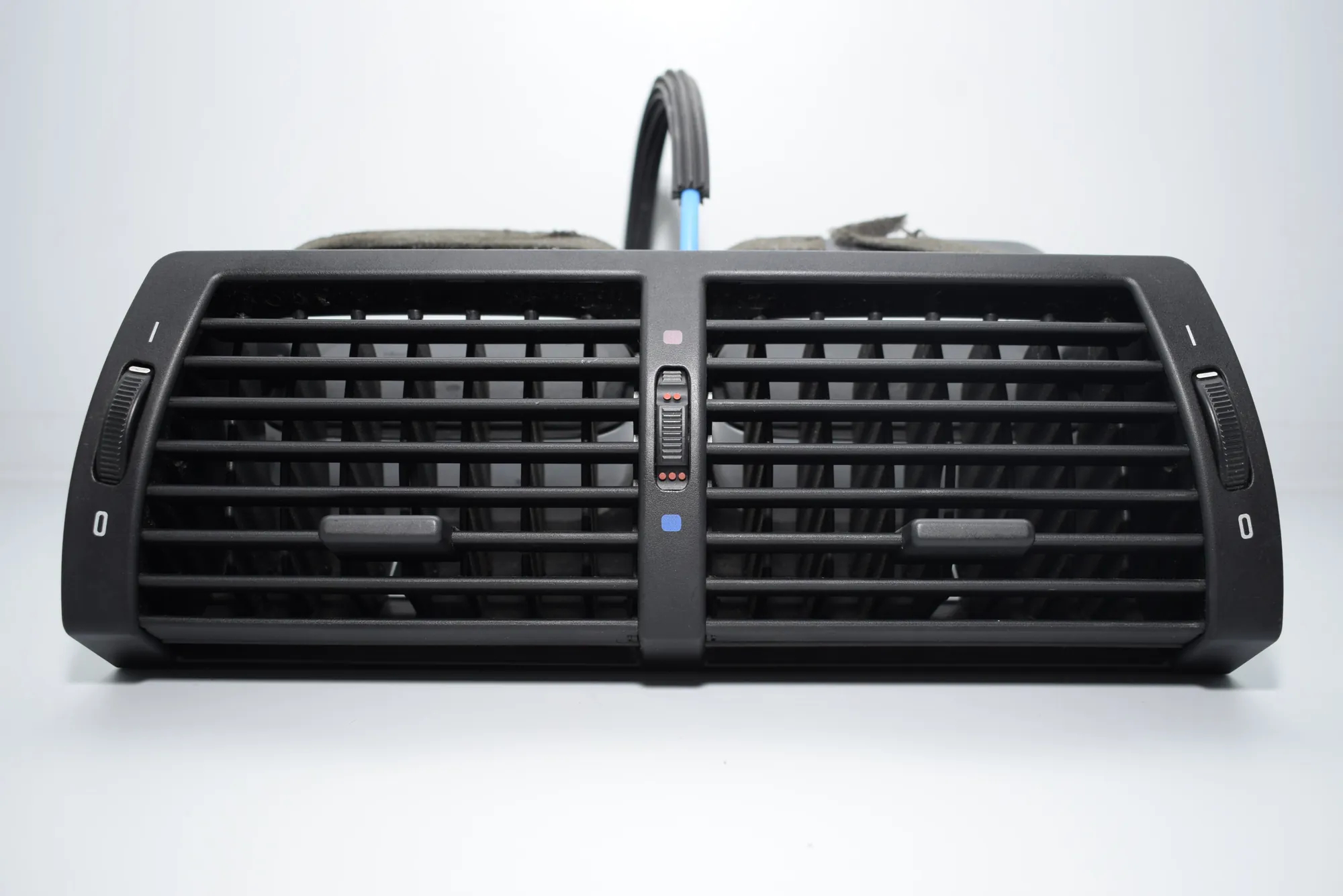 Dashboard Air Vents – OEM 8402221 · BMW X5 (E53) 4.6 is 2003