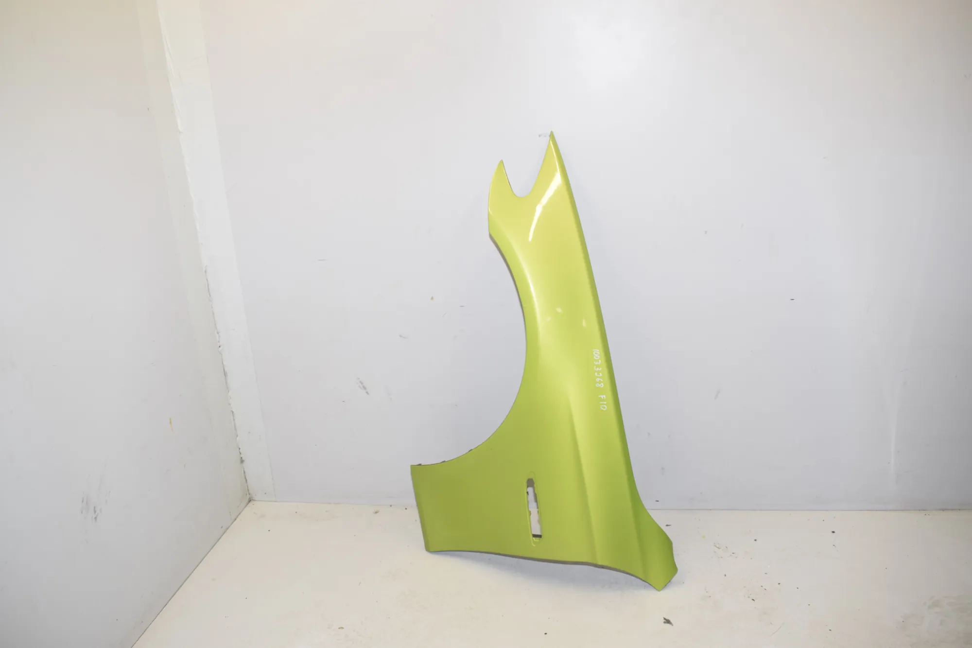Front Left Fender · BMW 5 (F10) 525 d 2010