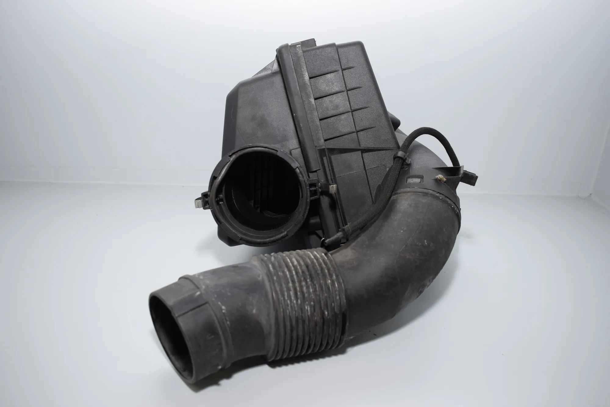 Air Filter Box – OEM 7512126 · BMW X5 (E53) 4.6 is 2003 – 5