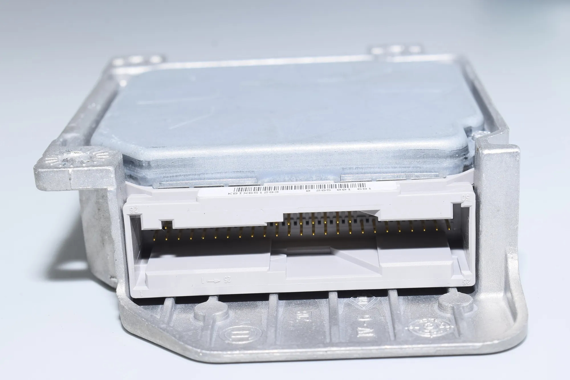 SRS Control Unit – OEM 6933238 · BMW X5 (E53) 4.8 is 2004 – 4