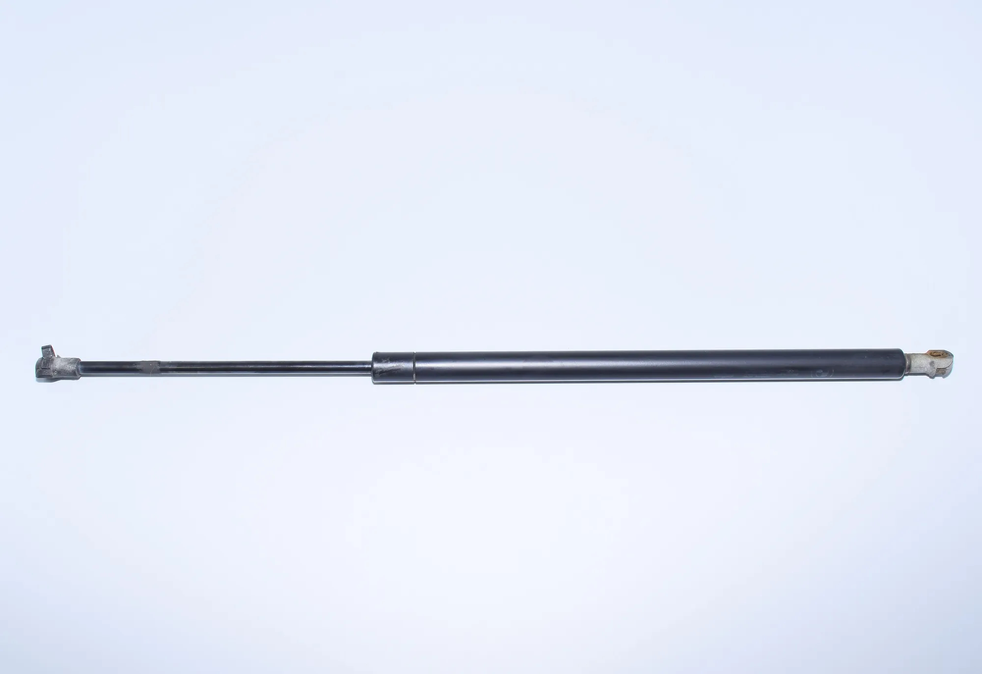 Right Side Tailgate Gas Strut – OEM 8402405 · BMW X5 (E53) 4.8 is 2004 – 3