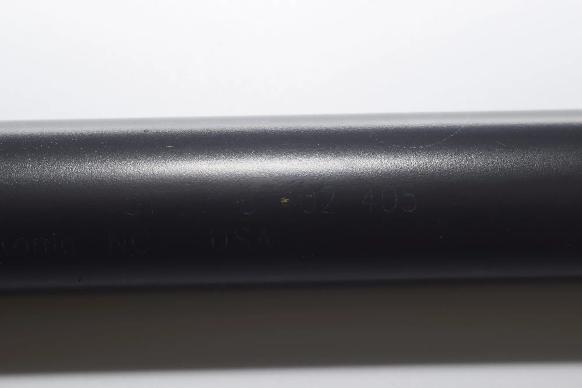 Left Side Tailgate Gas Strut – OEM 8402405 · BMW X5 (E53) 4.8 is 2004 – 5