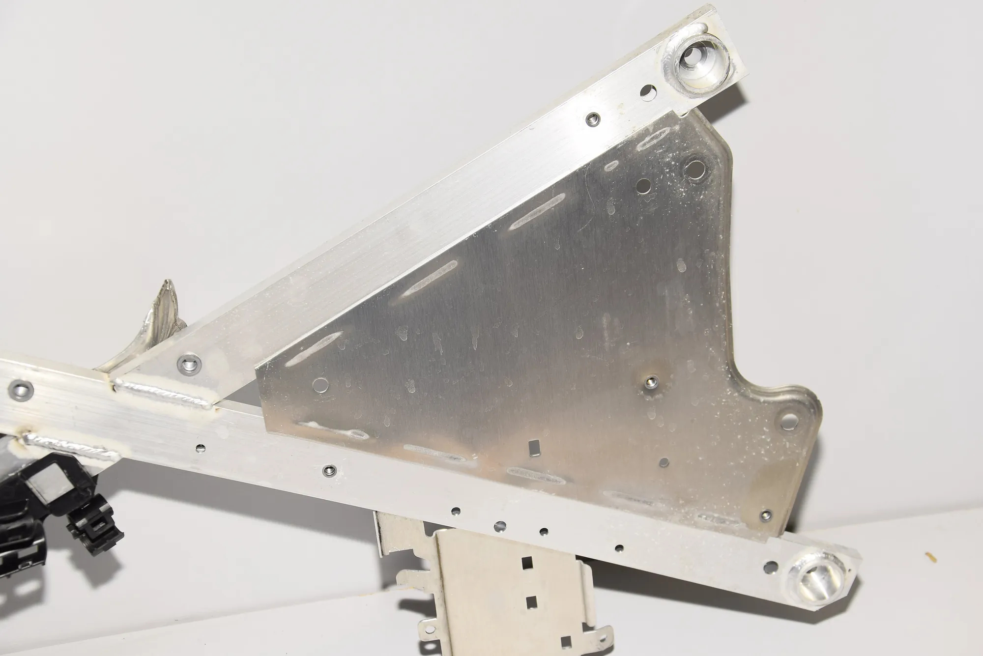 Other Underbody Cover – OEM 6879520 · BMW i3 (I01) Hybrid 2017 – 9