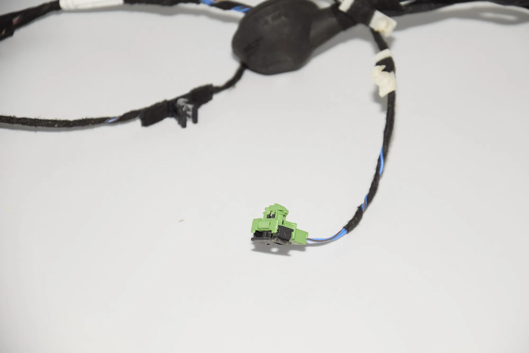 Rear Left Door Wiring – OEM 9391867 · BMW i3 (I01) Hybrid 2016 – 4