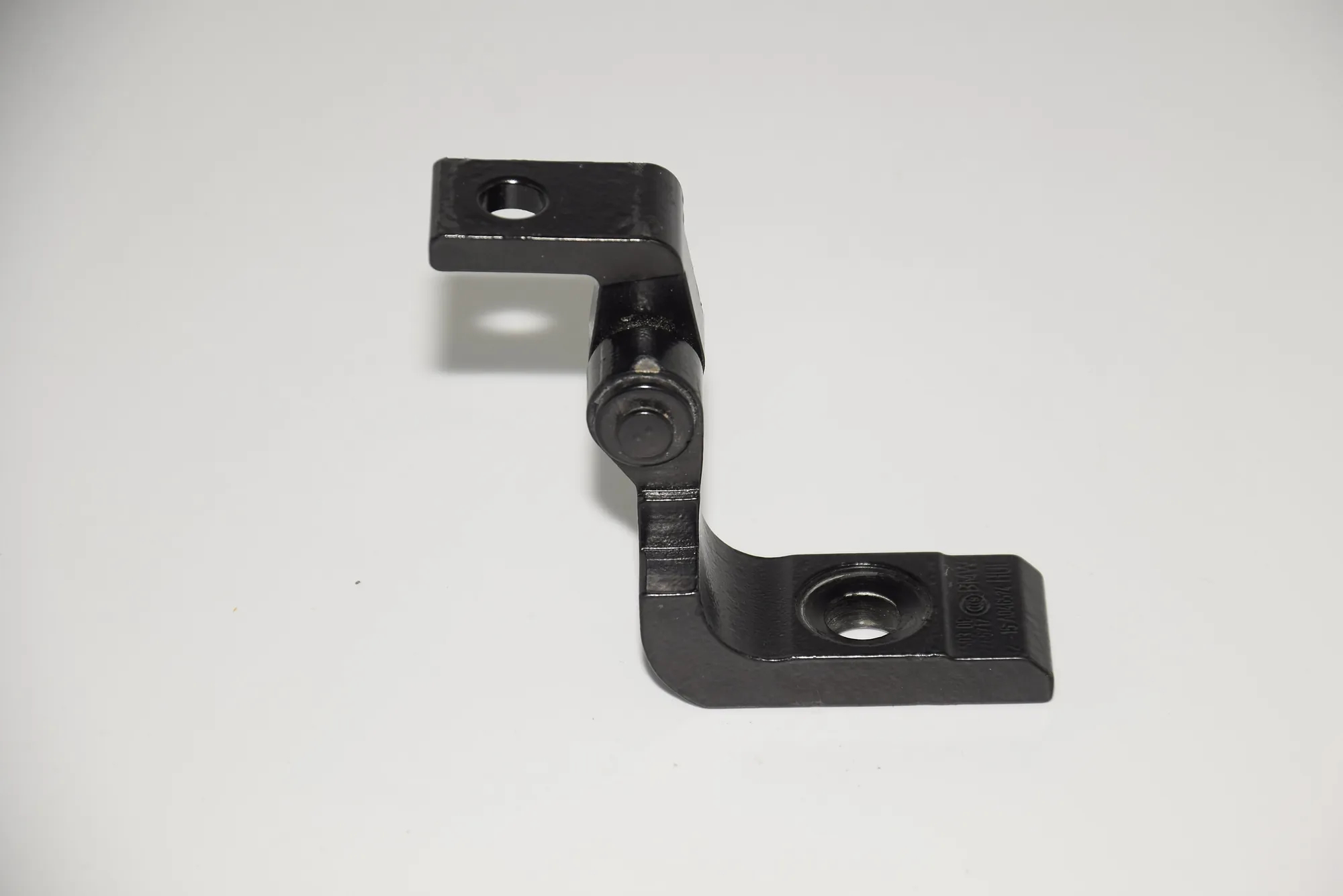 Rear Left Door Hinge – OEM 7266717 · BMW i3 (I01) Hybrid 2016 – 3