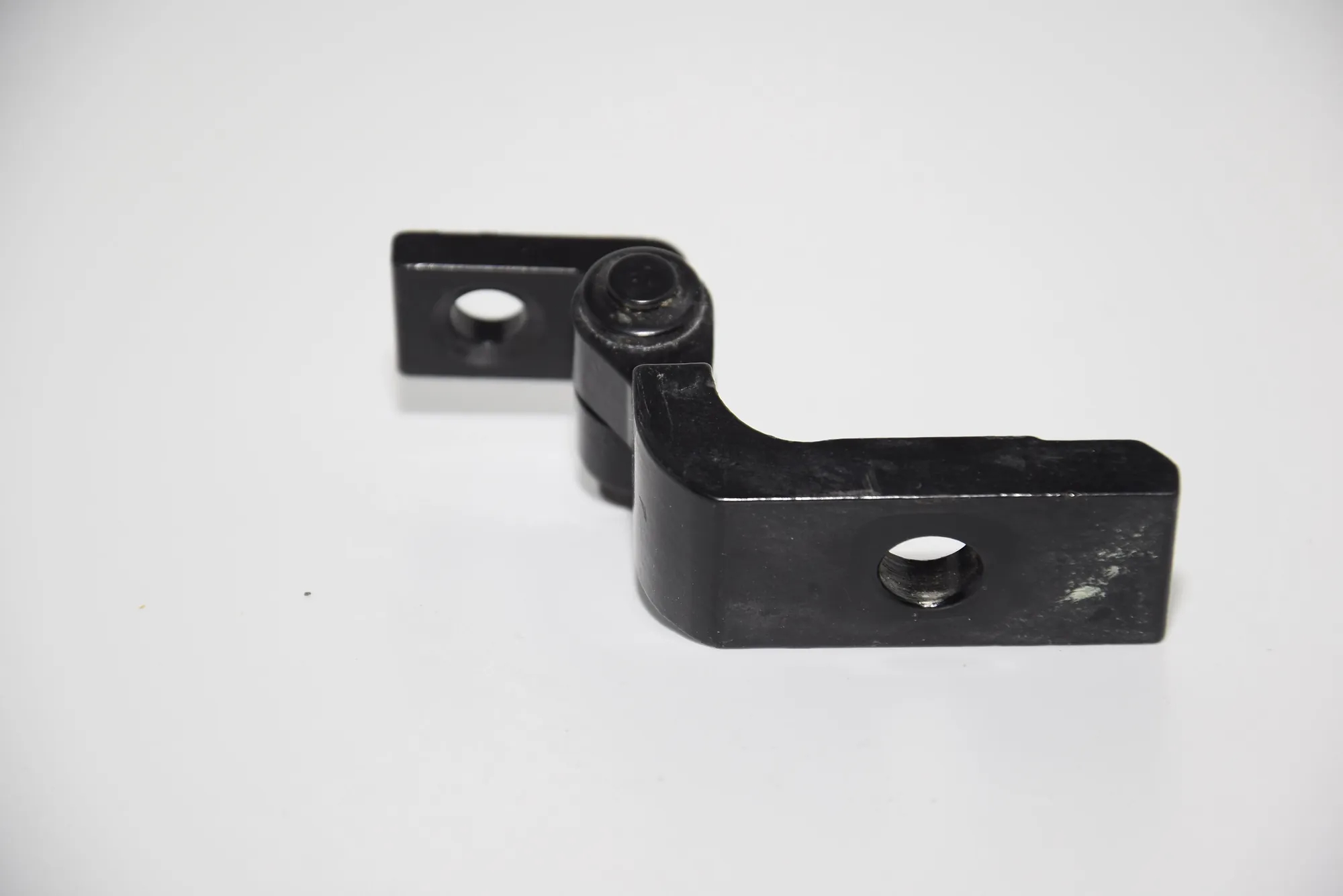 Rear Left Door Hinge – OEM 7266717 · BMW i3 (I01) Hybrid 2016 – 4