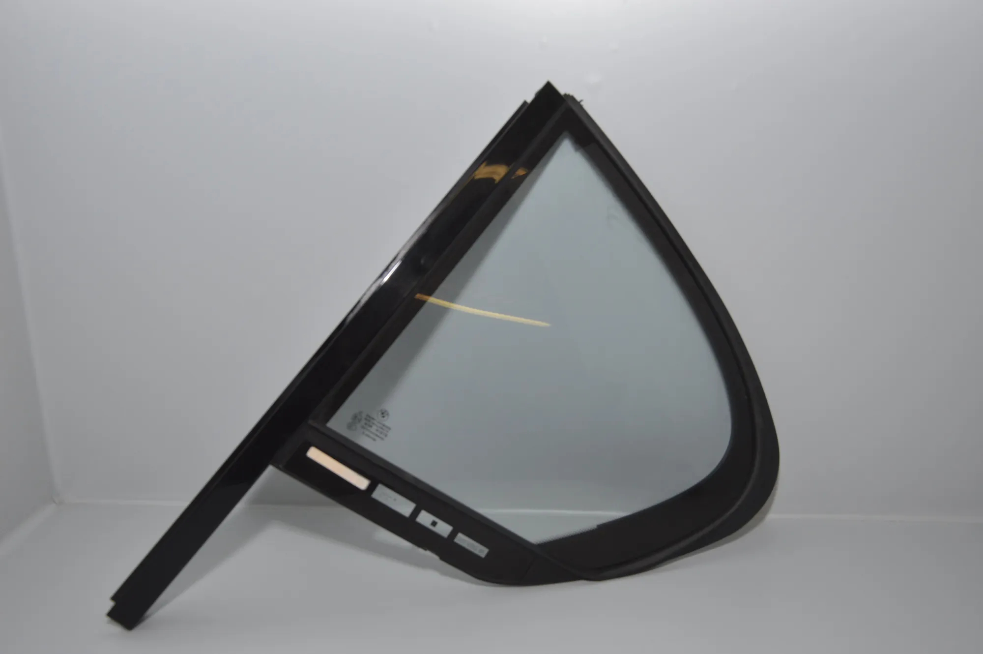 Rear Left Quarter Window – OEM NA · BMW 7 (G11, G12) BMW 7 (G11, G12) 2015 – 3